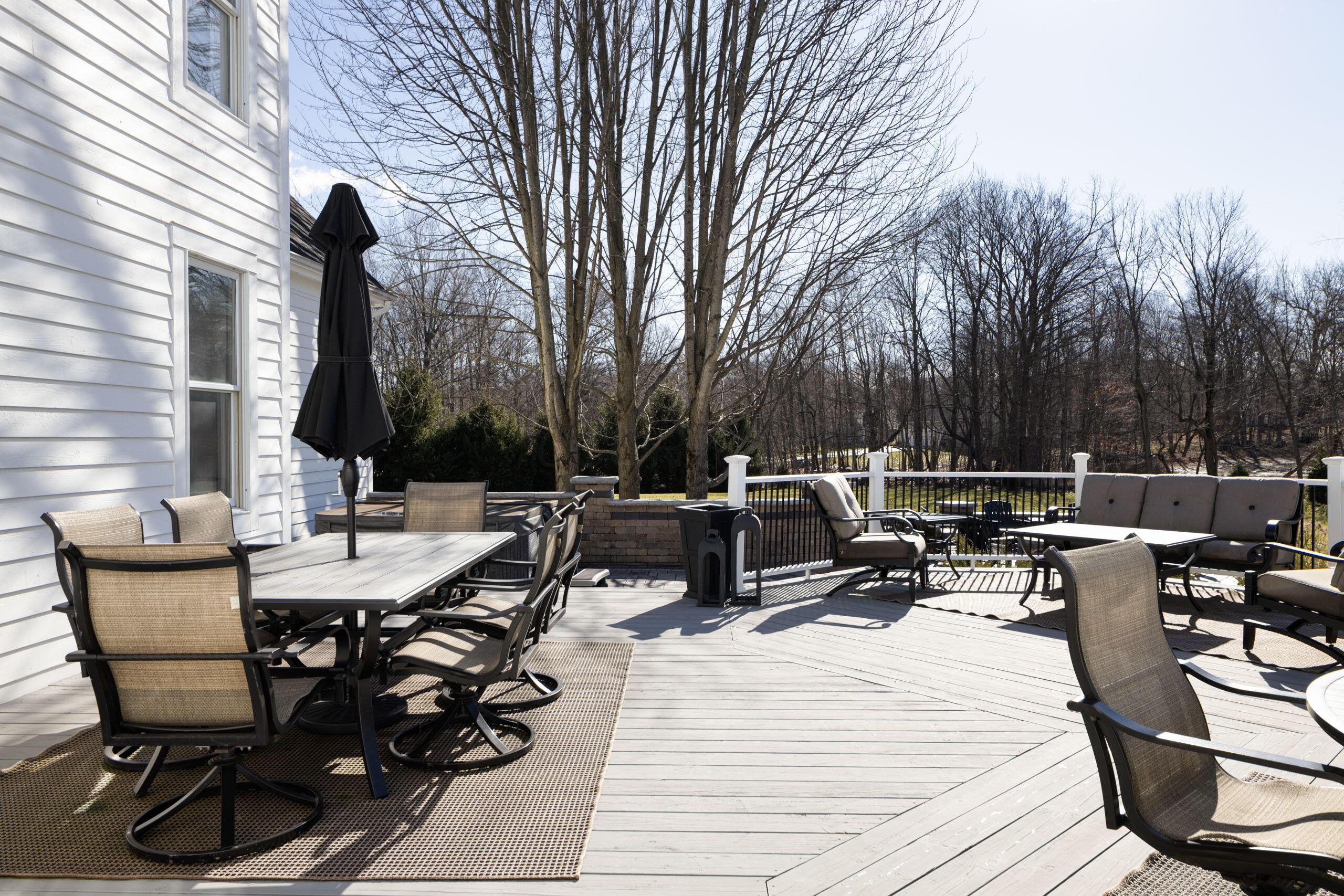 25 Stonesthrow Court