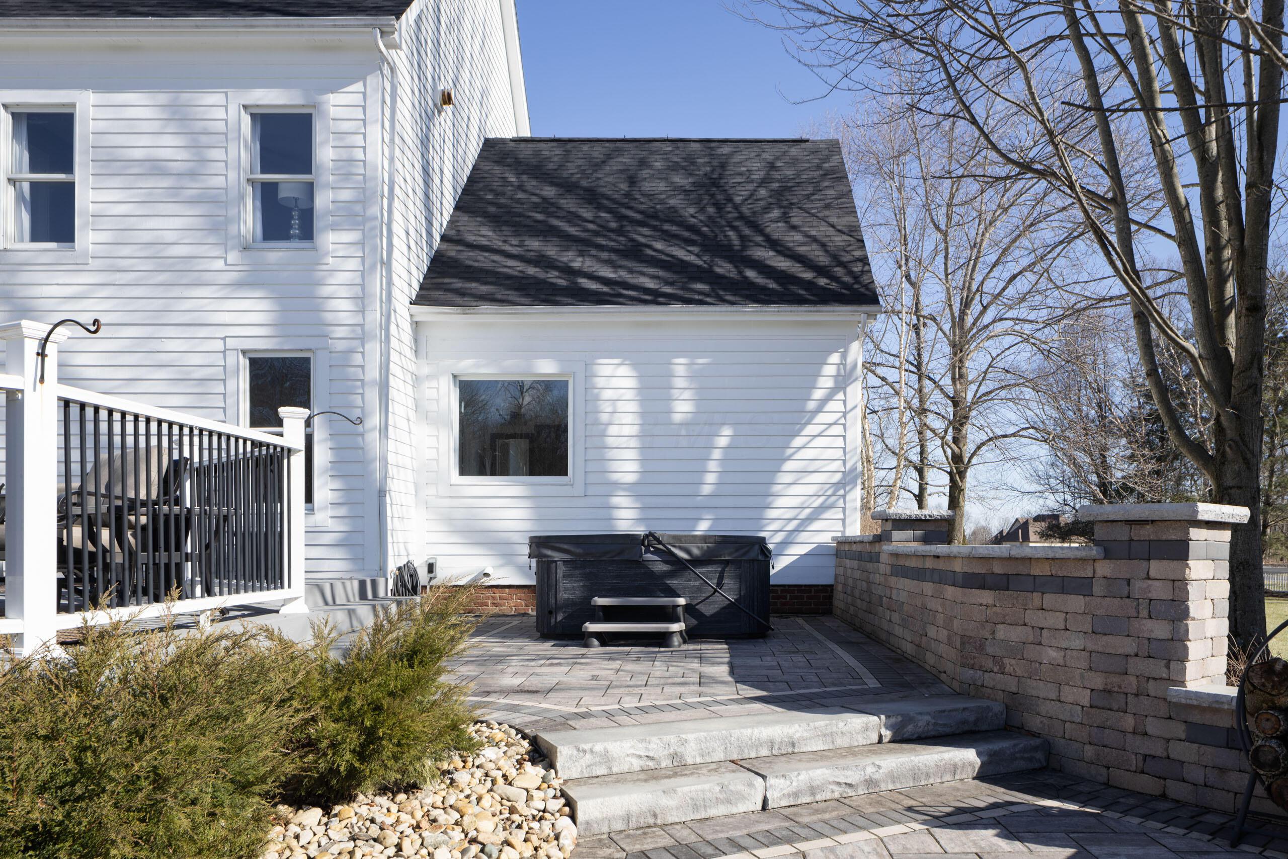 25 Stonesthrow Court