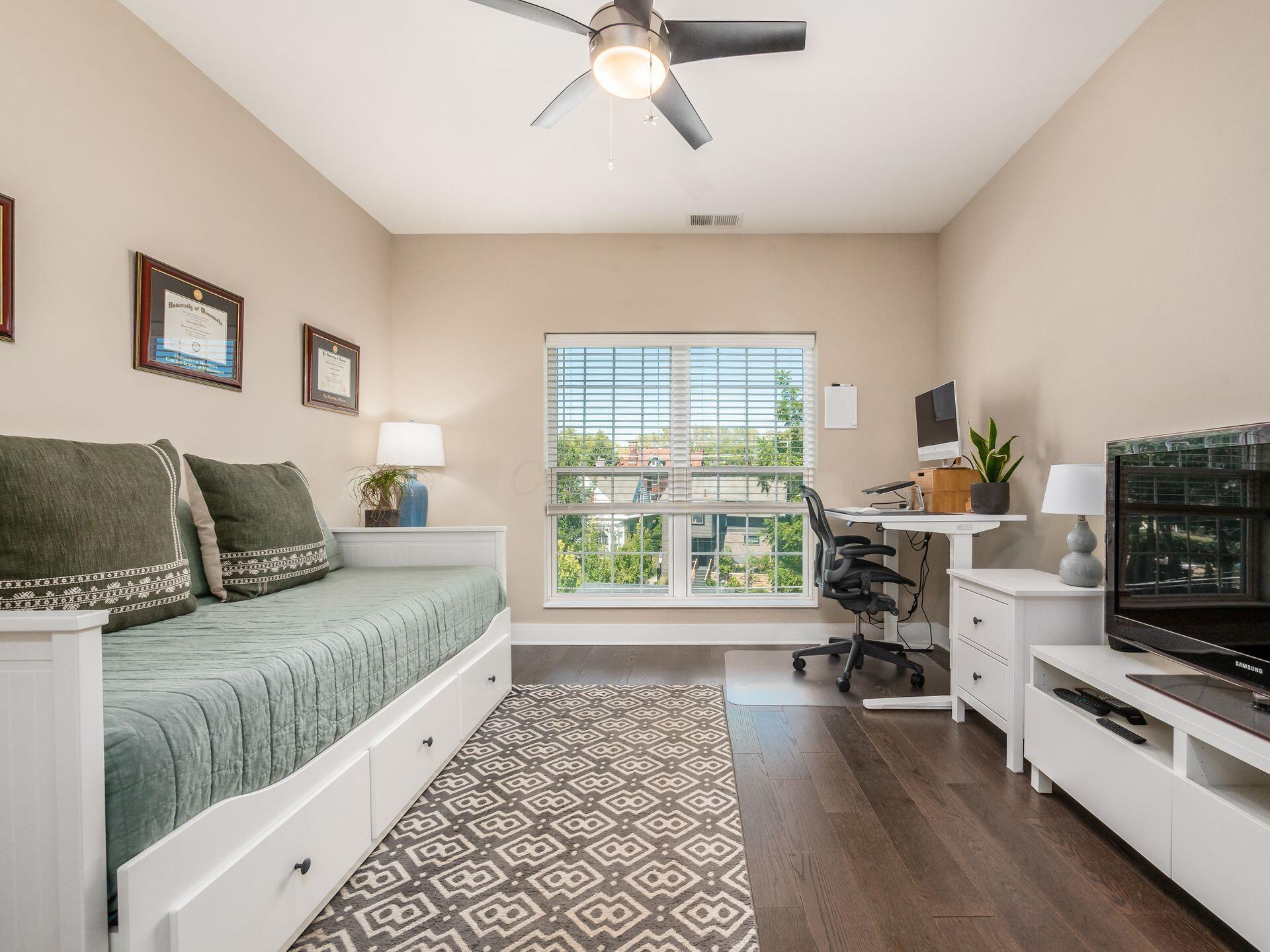 1670 E Broad Street, 309