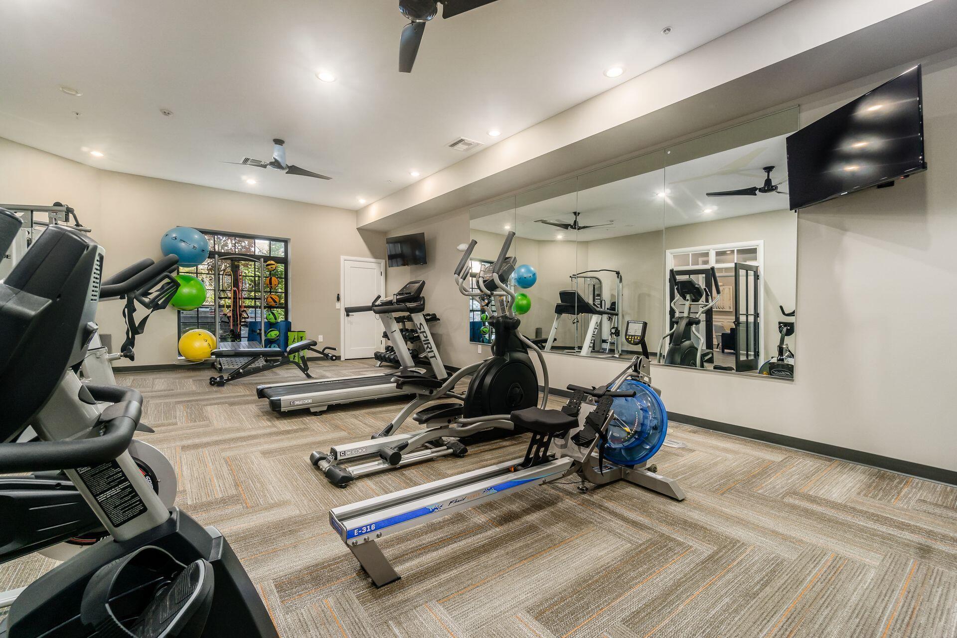 1670 E Broad Street, 309