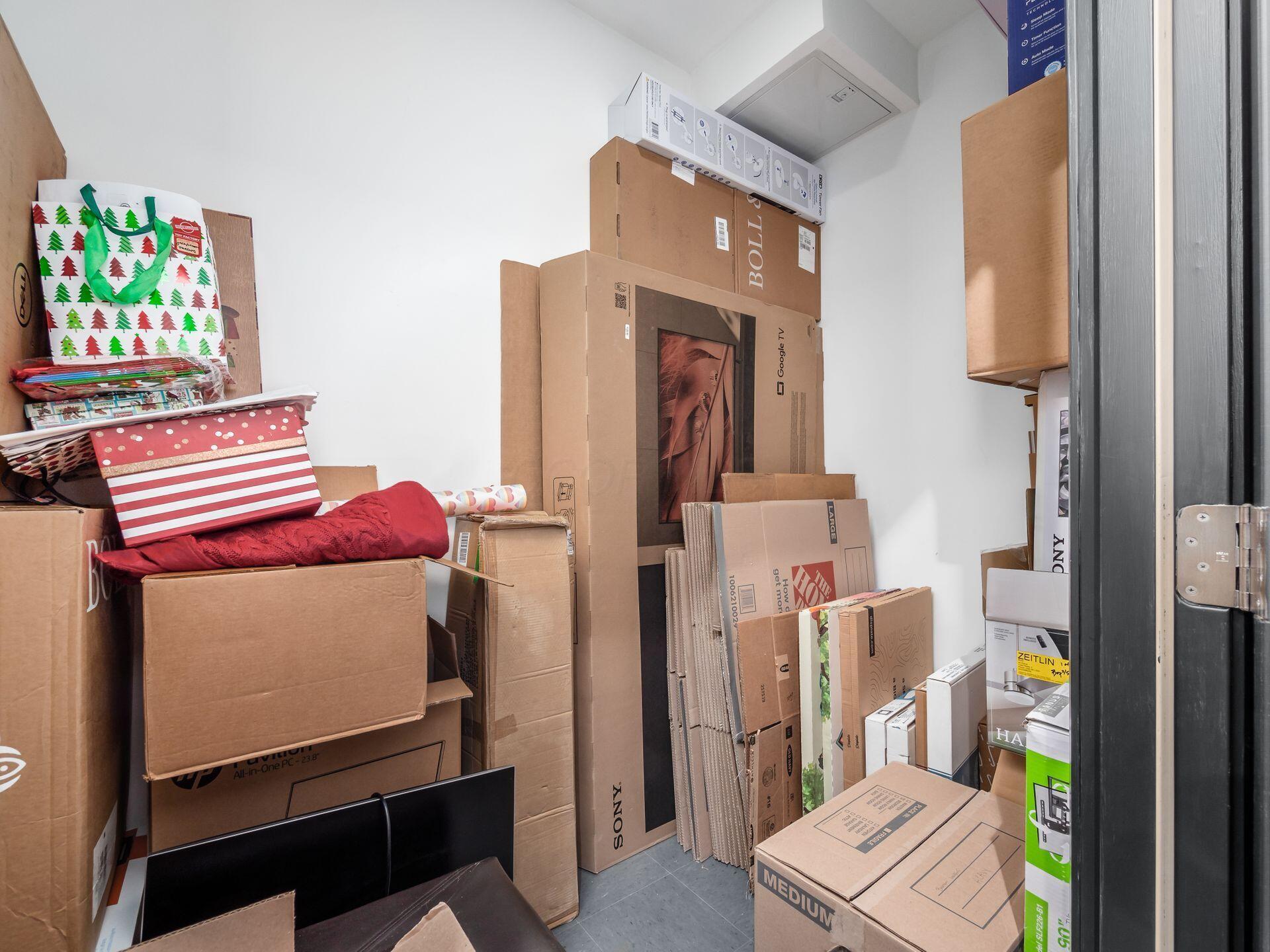 1670 E Broad Street, 309