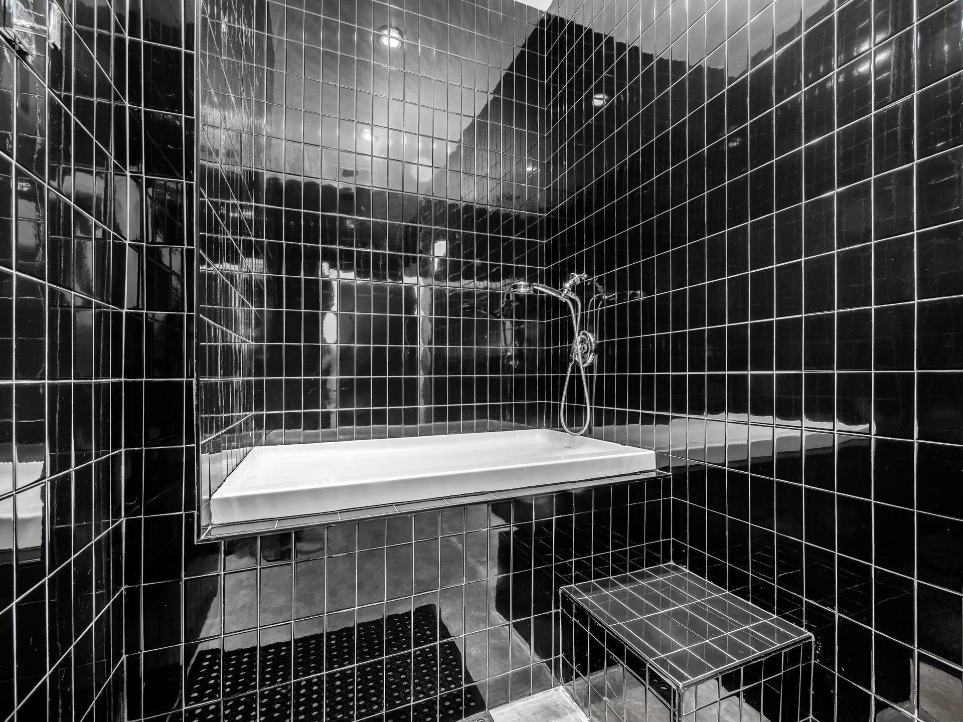 1670 E Broad Street, 309