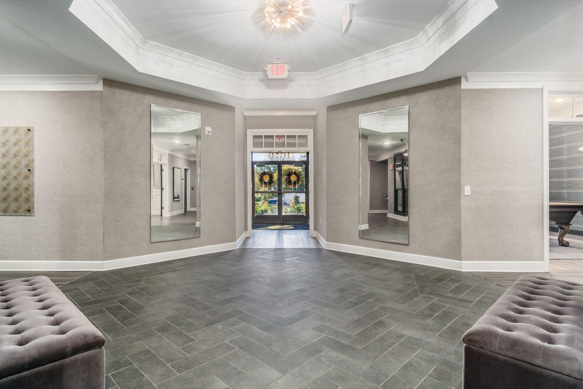 1670 E Broad Street, 309