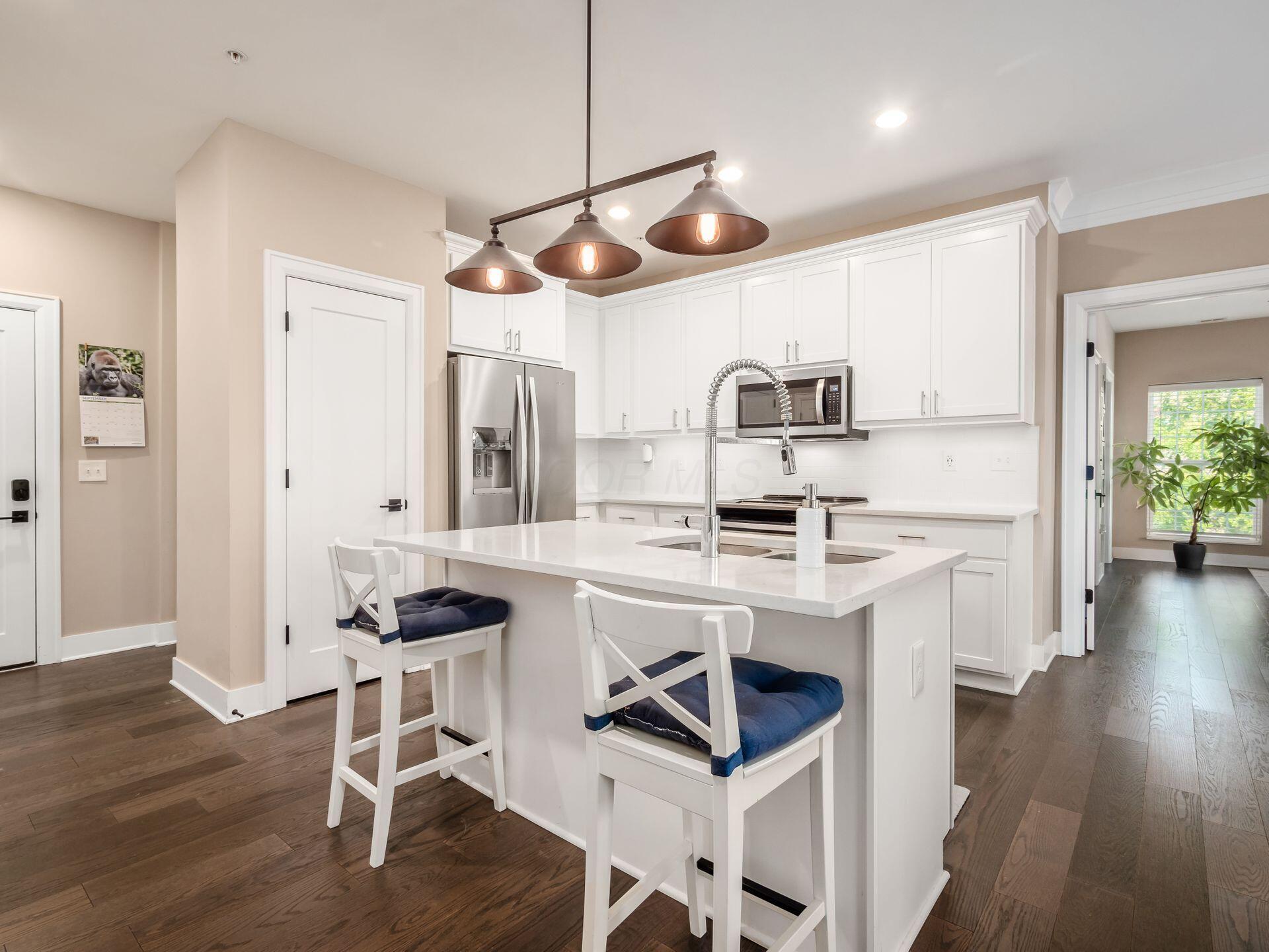 1670 E Broad Street, 309