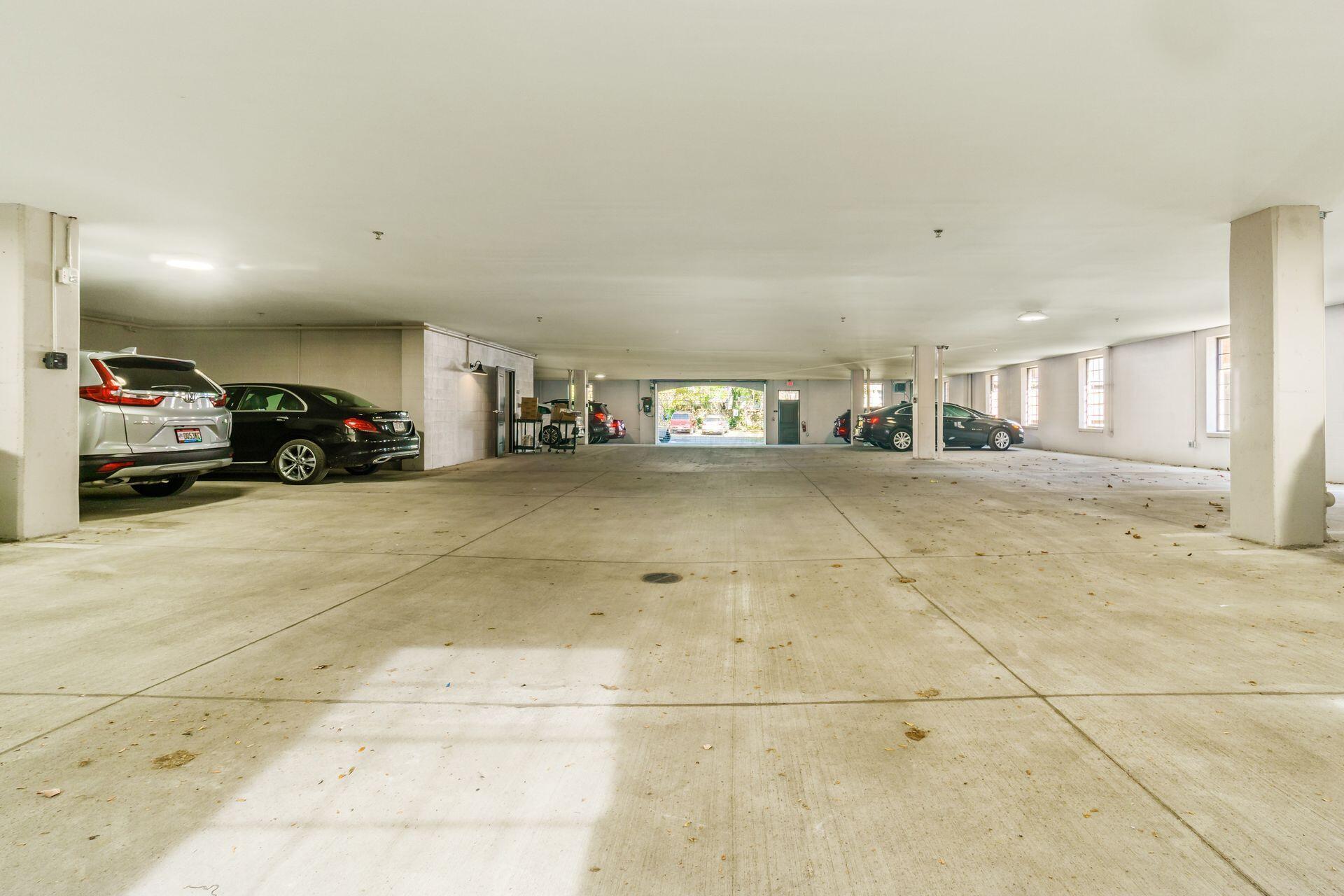 1670 E Broad Street, 309