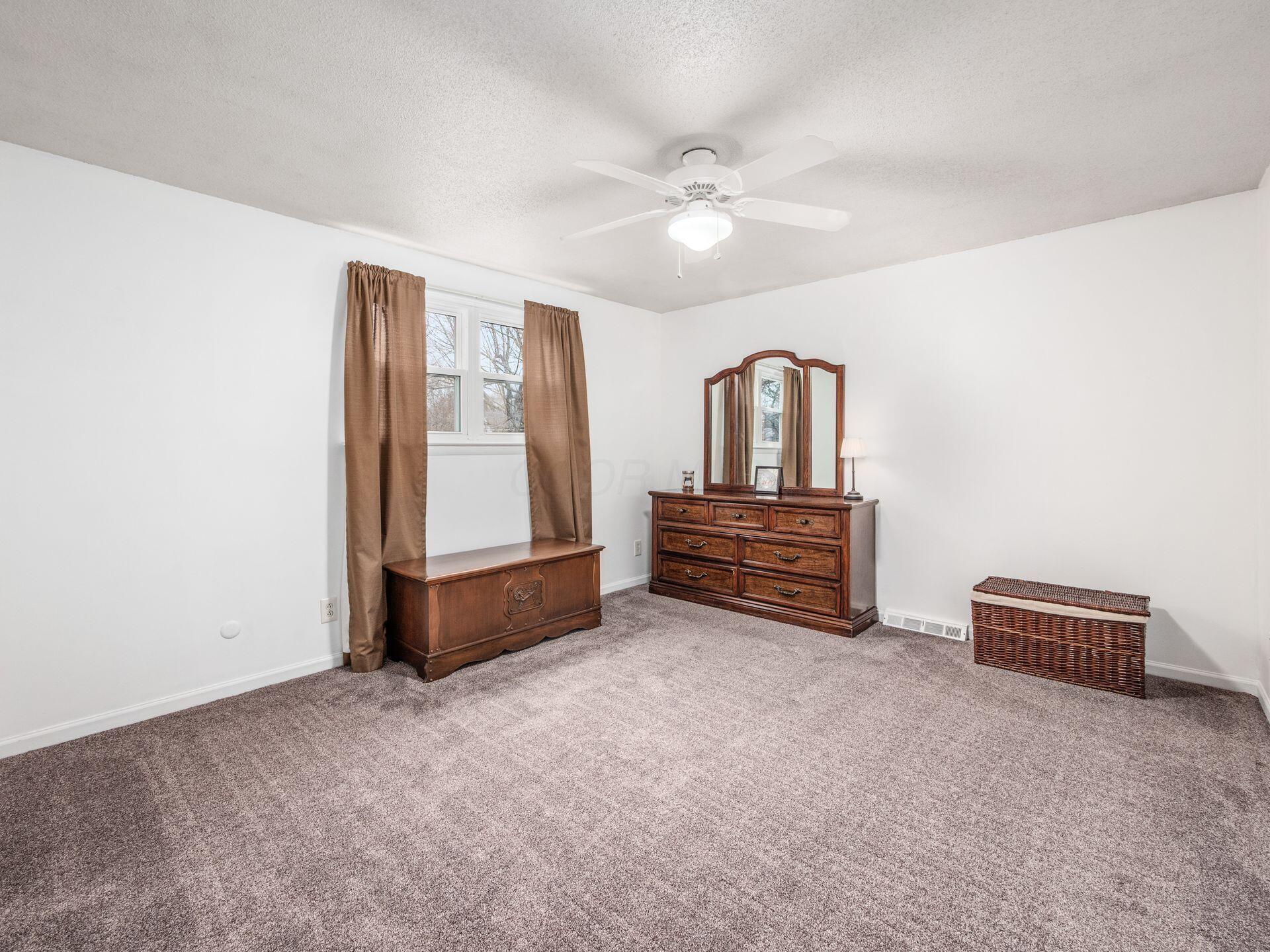 3313 Trail Lane Court