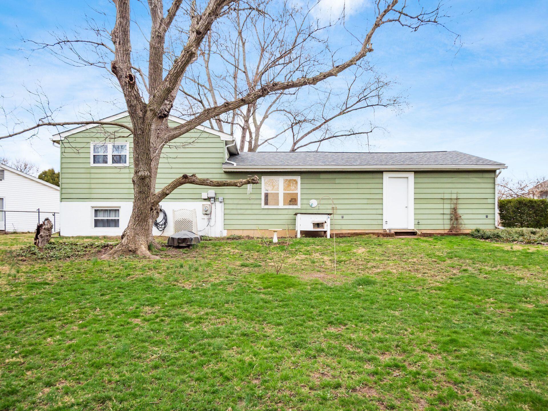 3313 Trail Lane Court