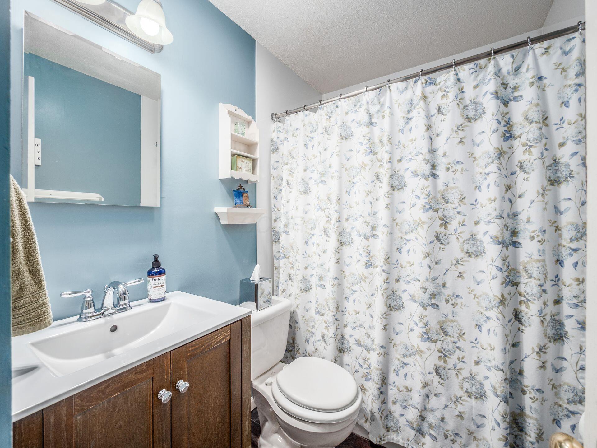 3313 Trail Lane Court