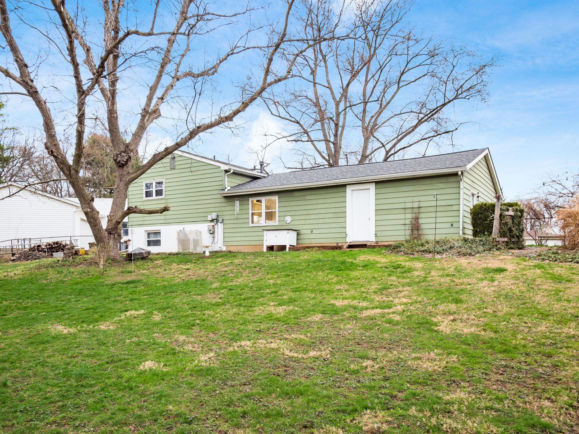 3313 Trail Lane Court