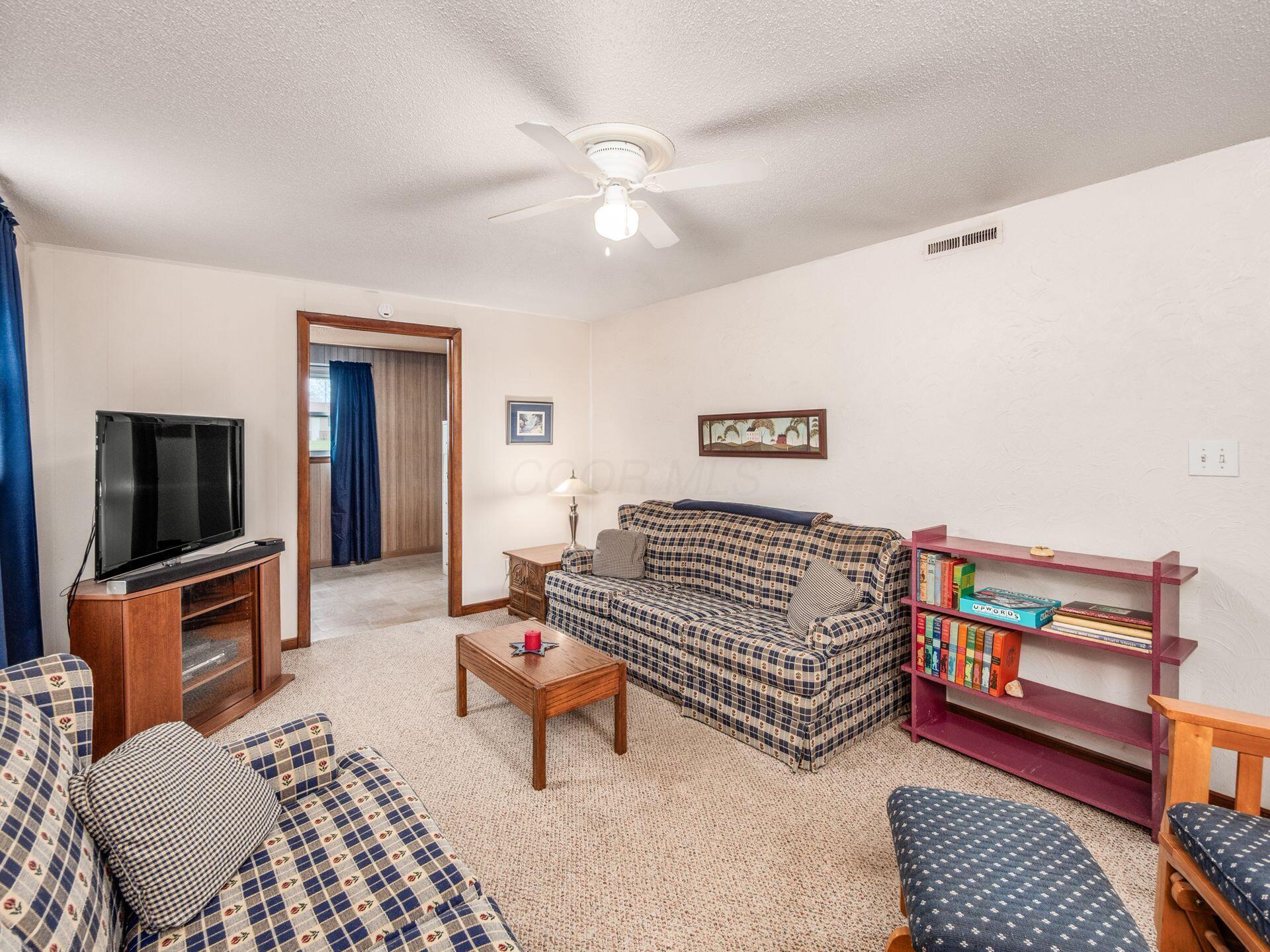 3313 Trail Lane Court