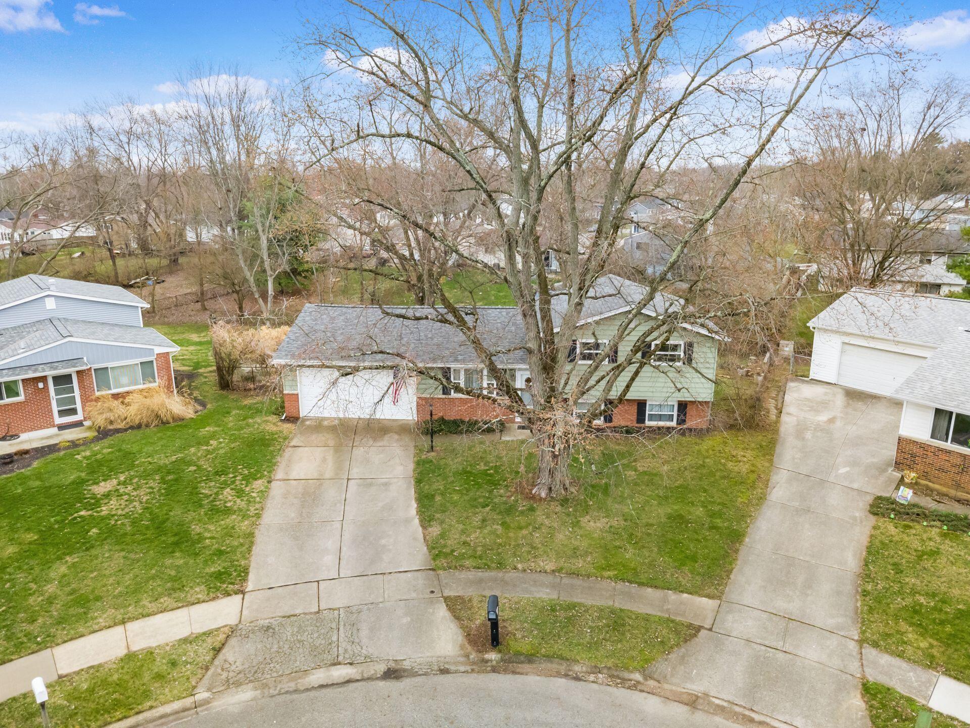 3313 Trail Lane Court