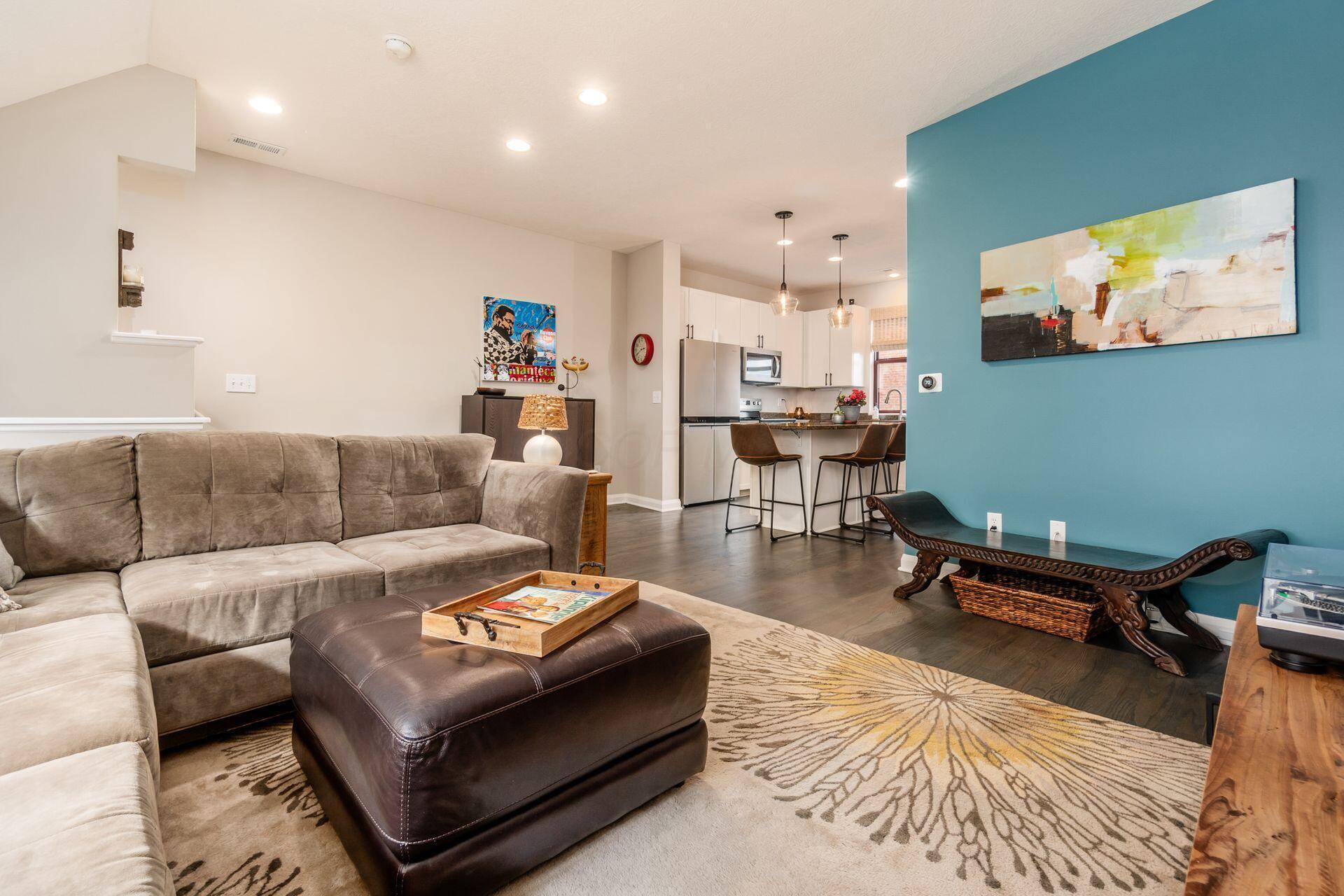 587 E Rich Street, 104