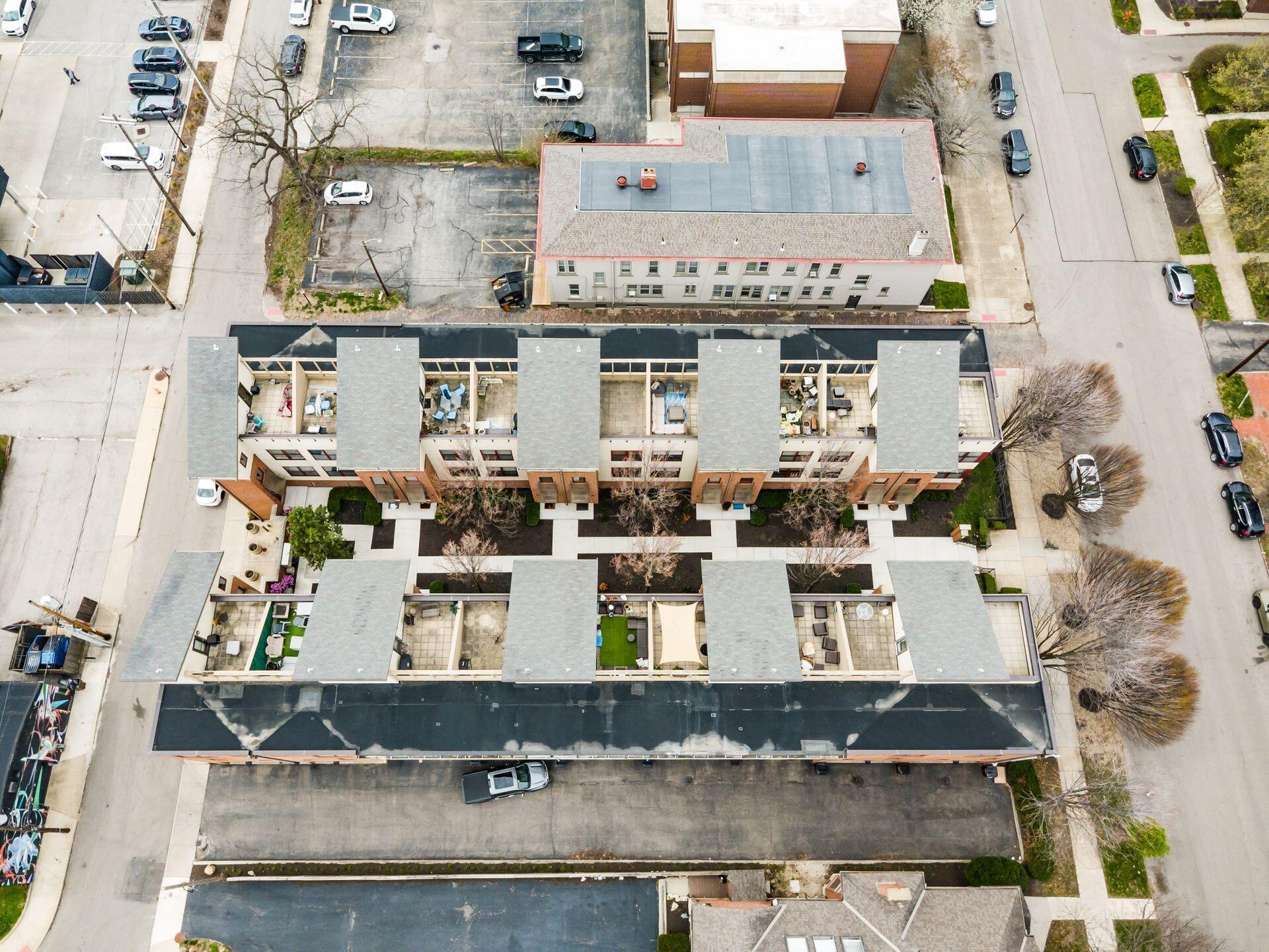 587 E Rich Street, 104