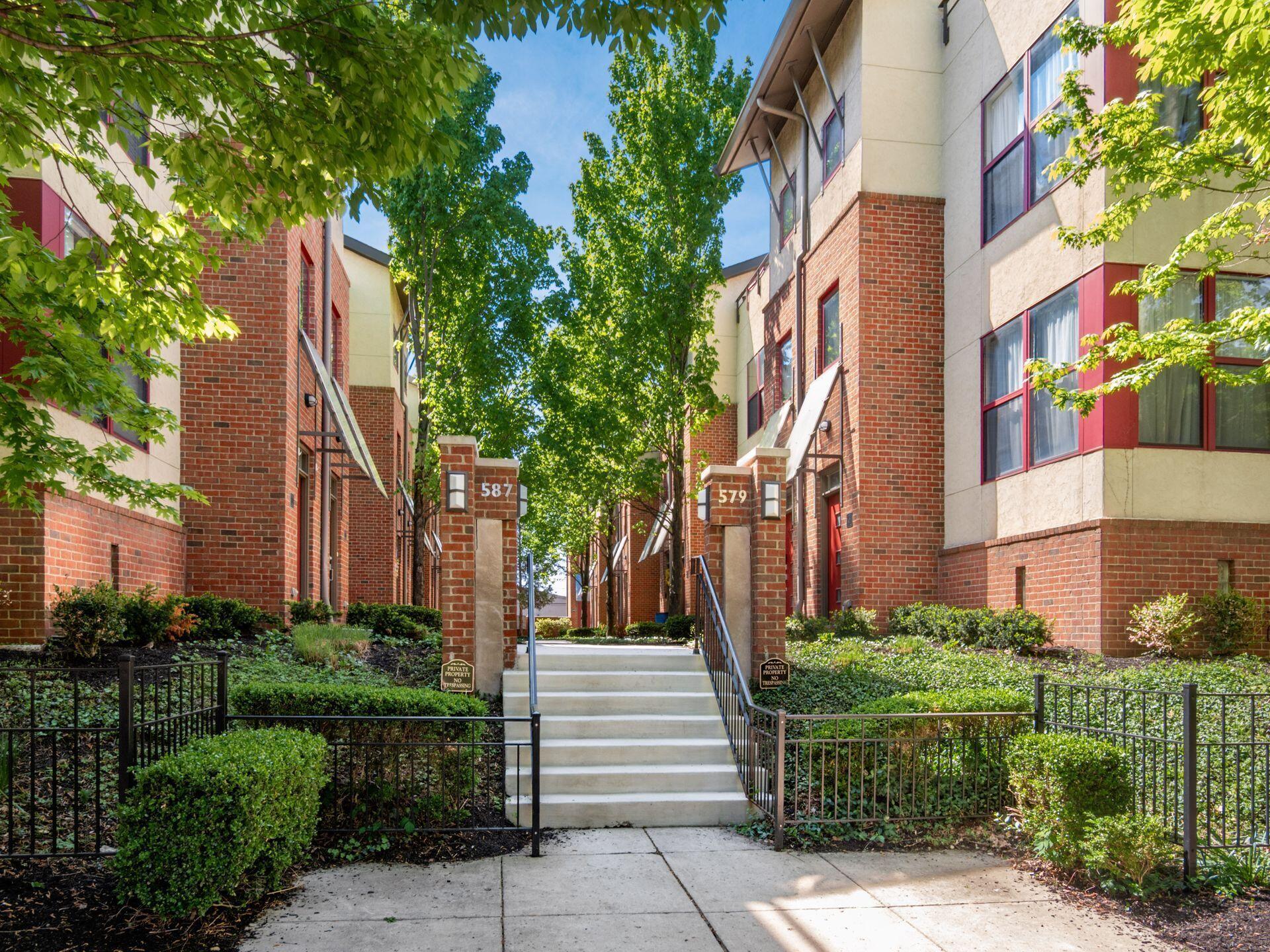 587 E Rich Street, 104