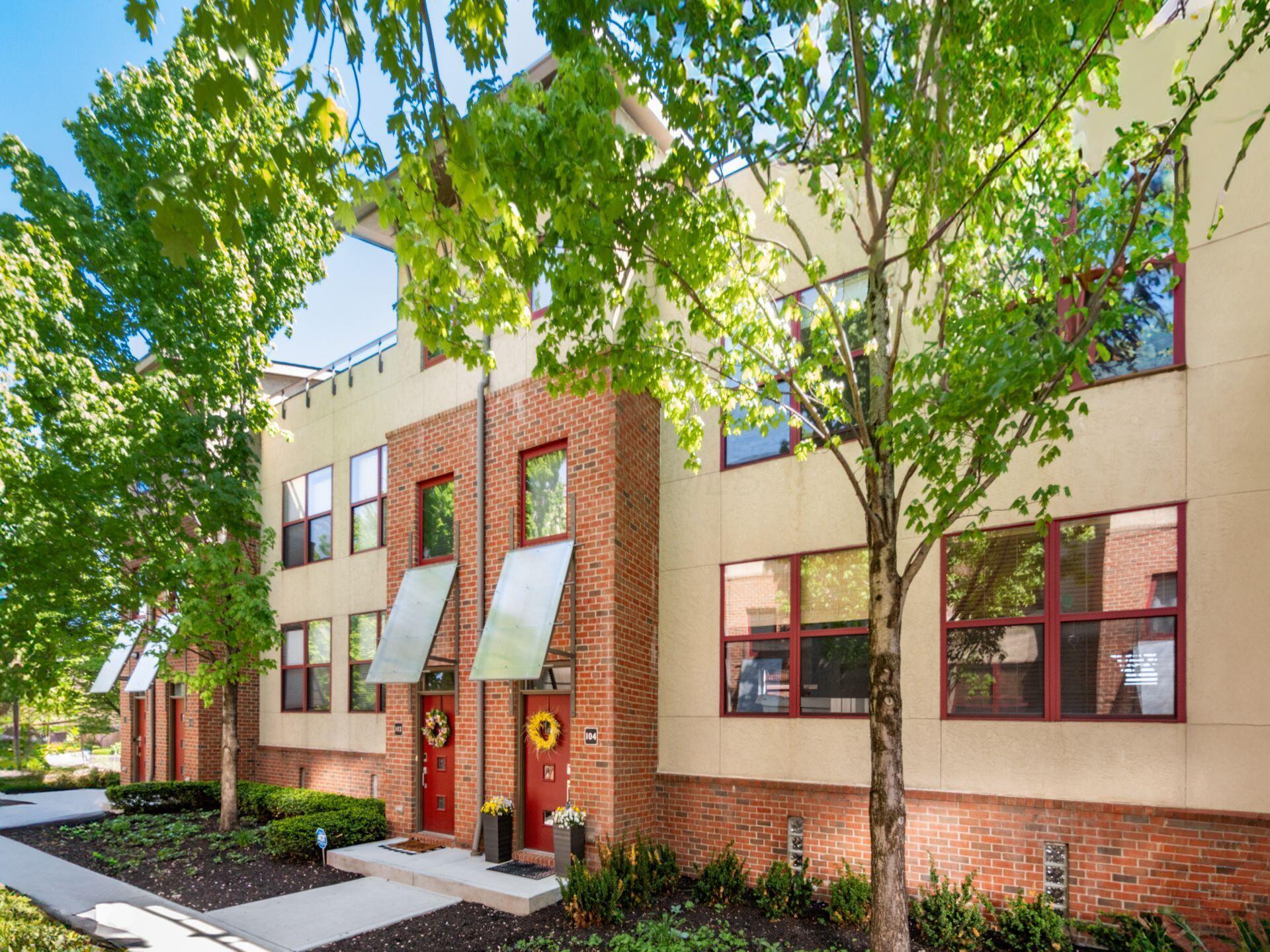 587 E Rich Street, 104