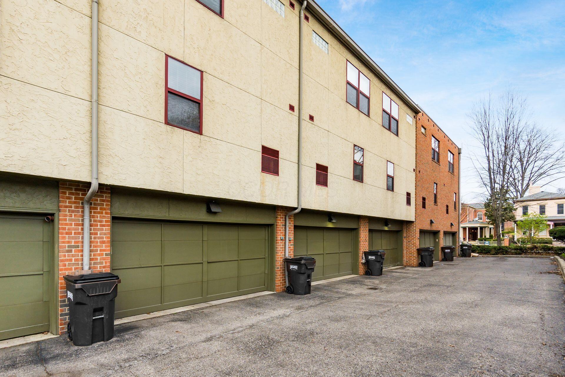 587 E Rich Street, 104