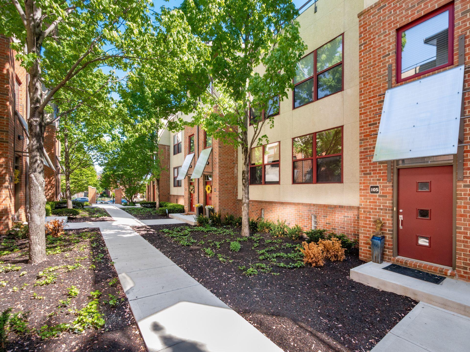 587 E Rich Street, 104