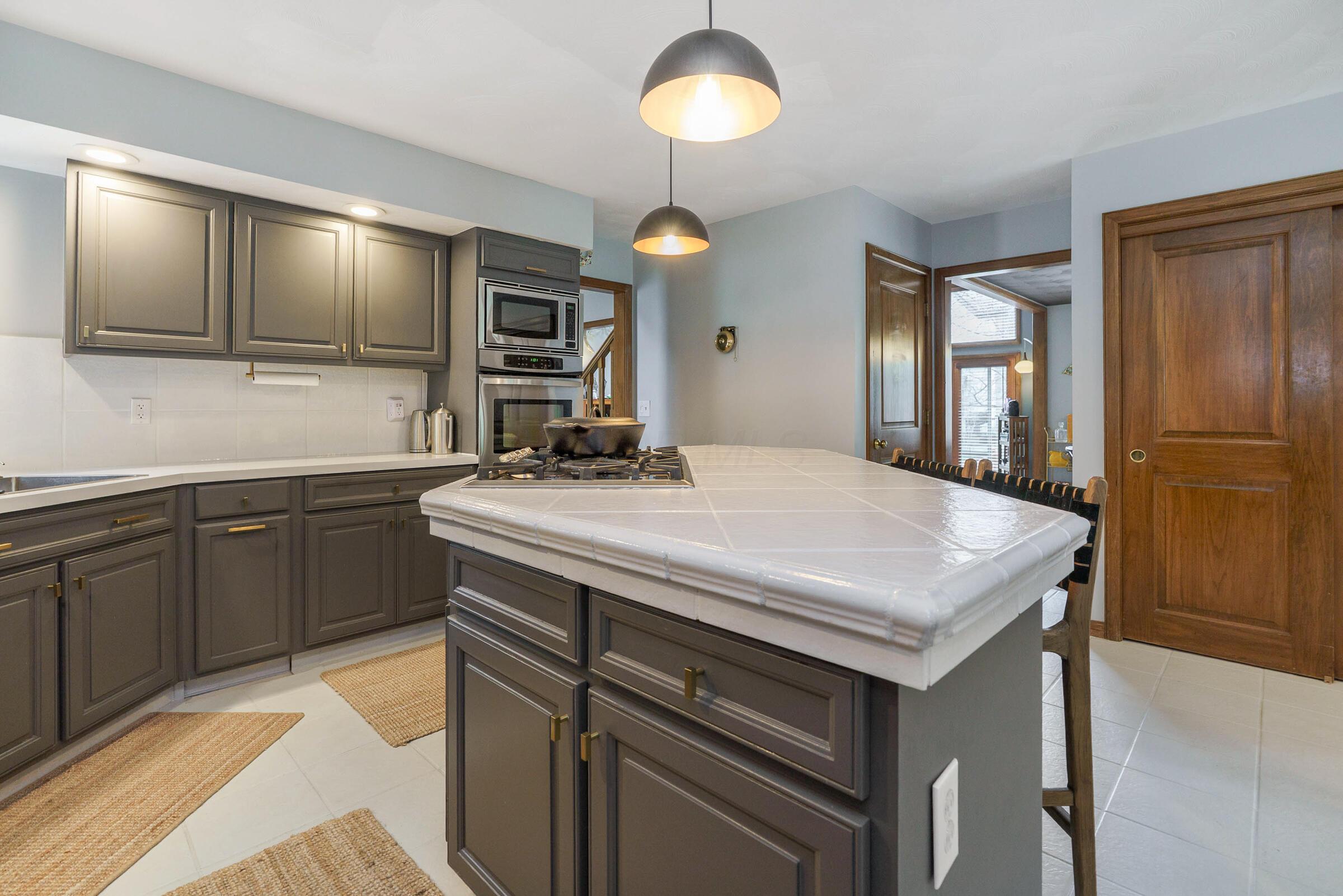 8176 Lake Bluff Court