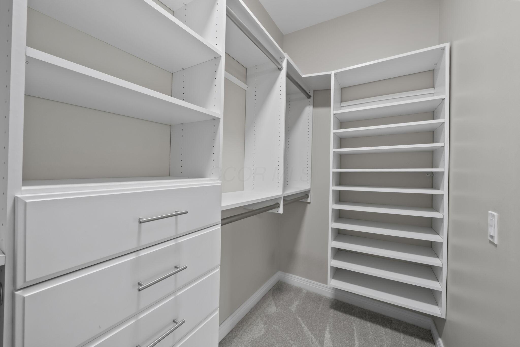 250 Daniel Burnham Square, 710