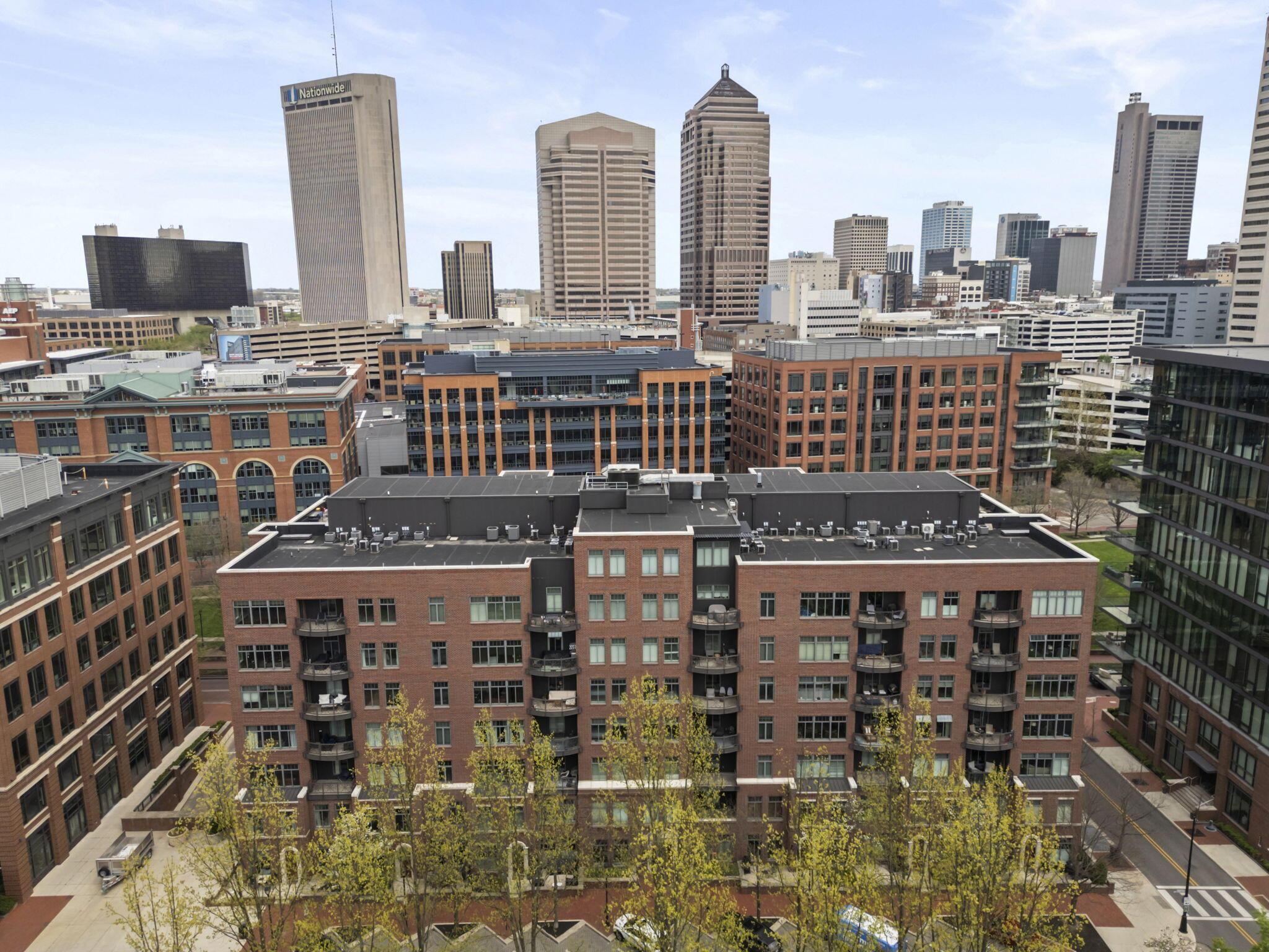 250 Daniel Burnham Square, 710