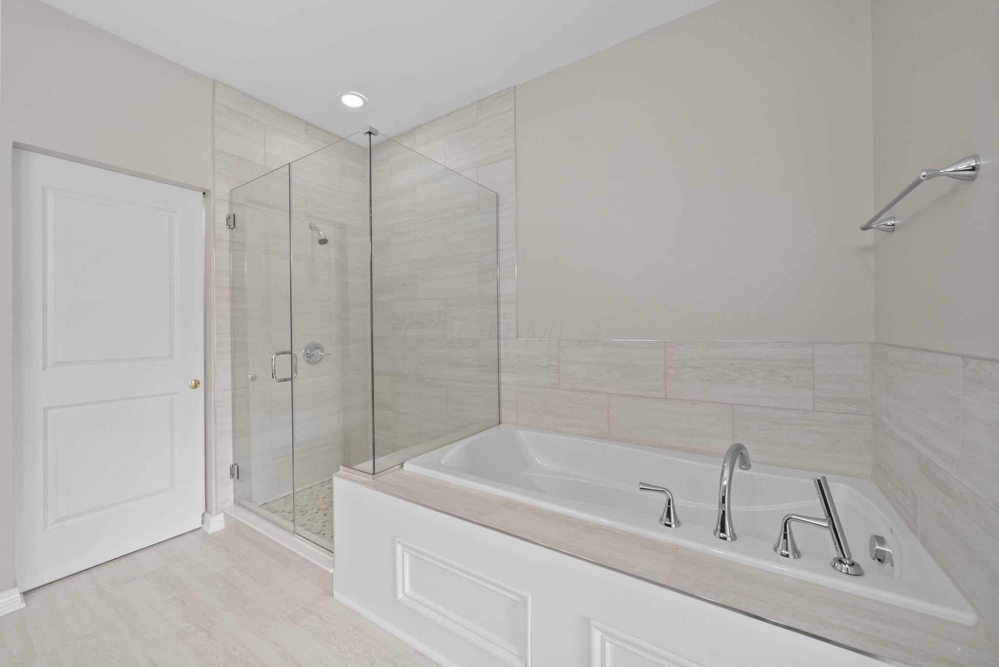 250 Daniel Burnham Square, 710