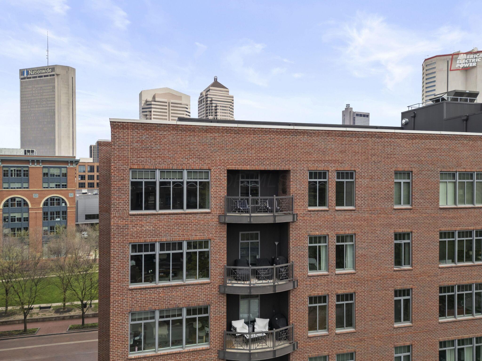 250 Daniel Burnham Square, 710