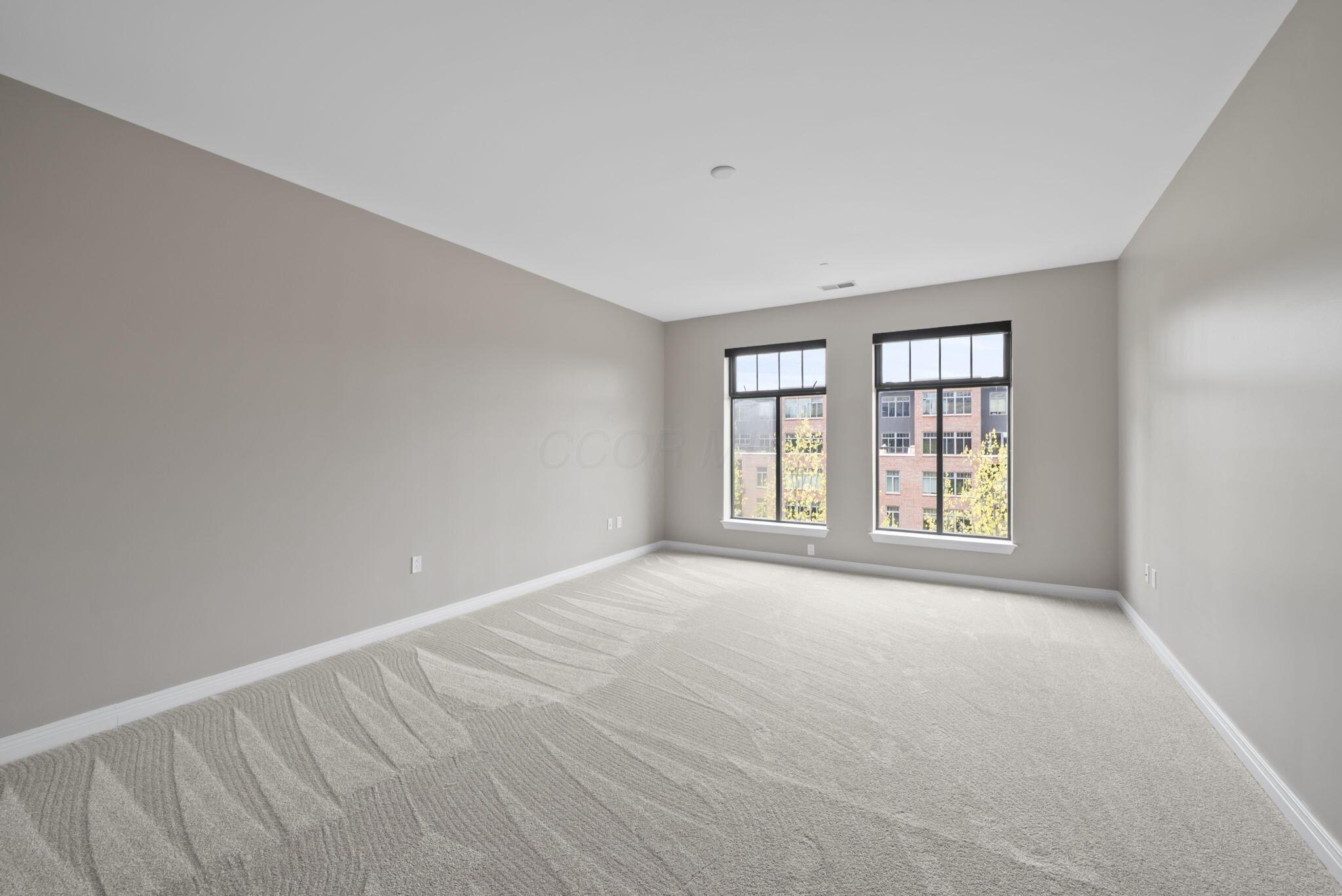250 Daniel Burnham Square, 710