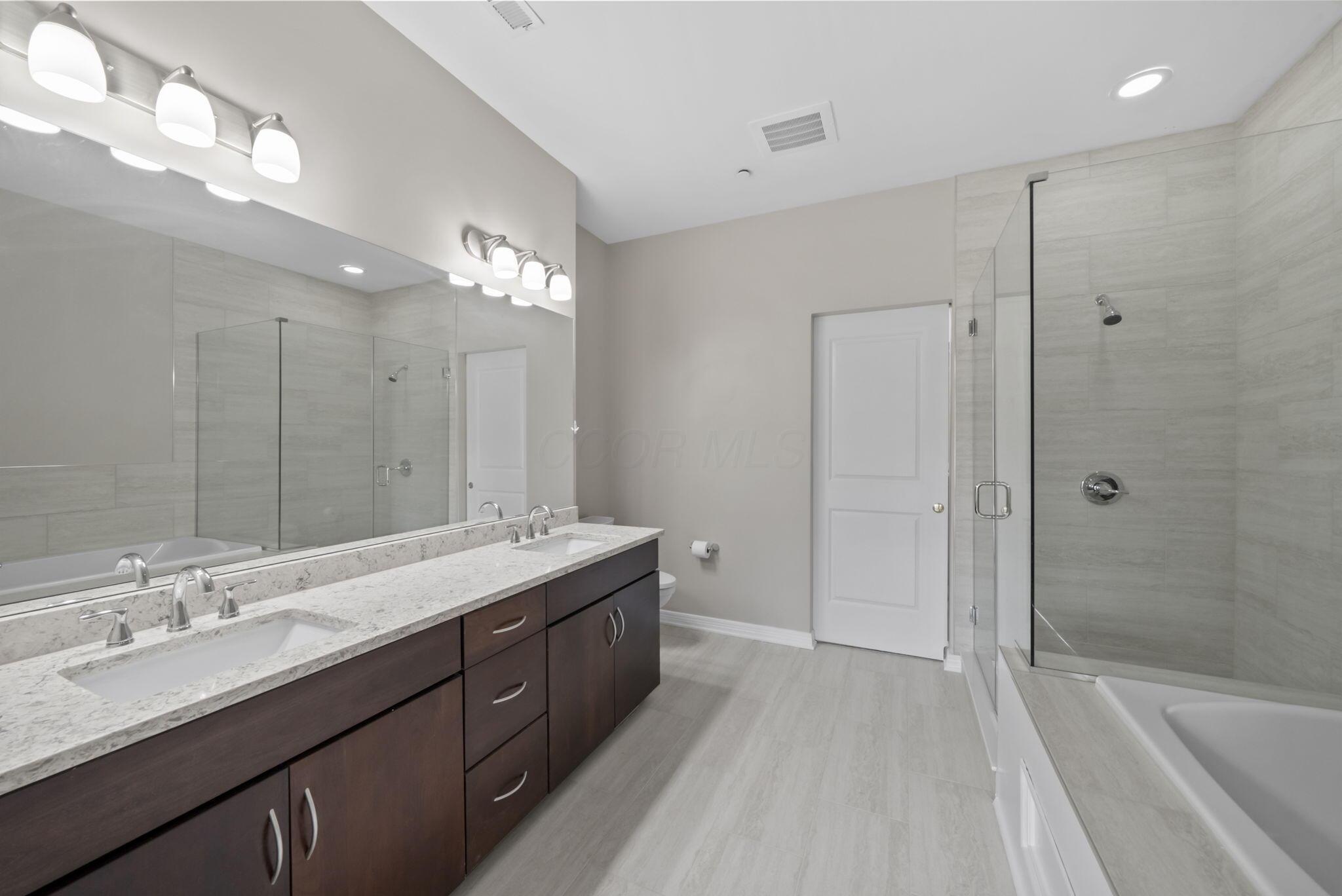 250 Daniel Burnham Square, 710