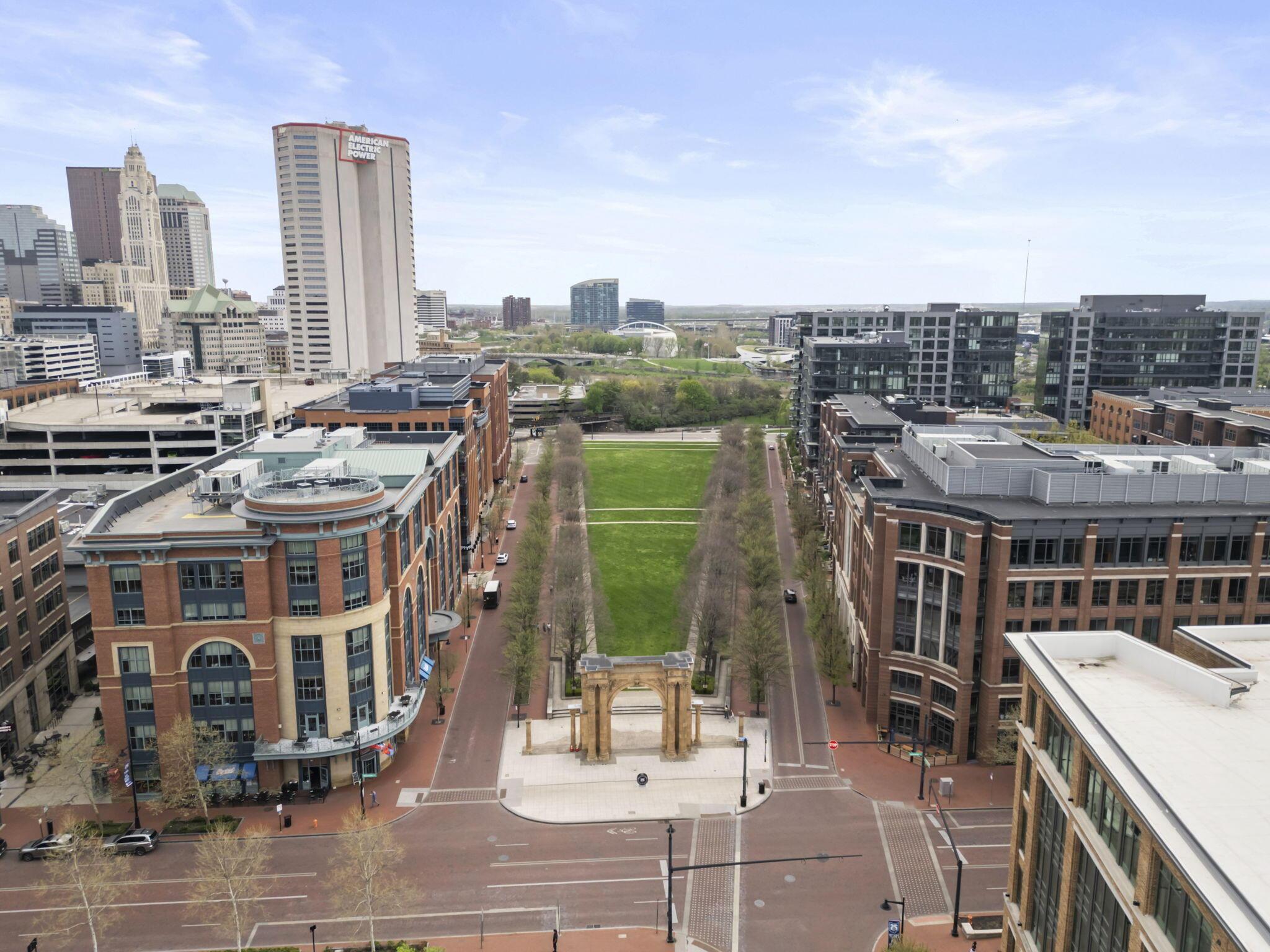 250 Daniel Burnham Square, 710
