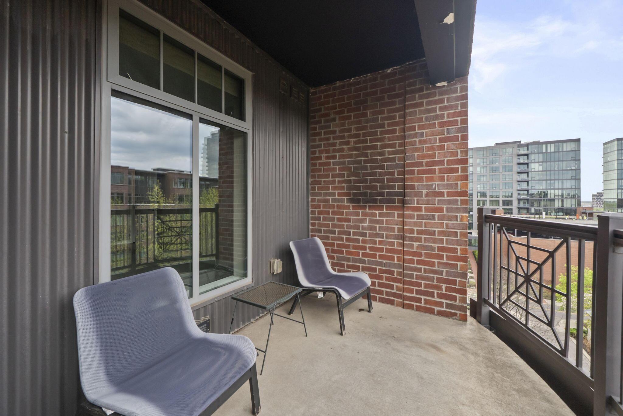 250 Daniel Burnham Square, 710