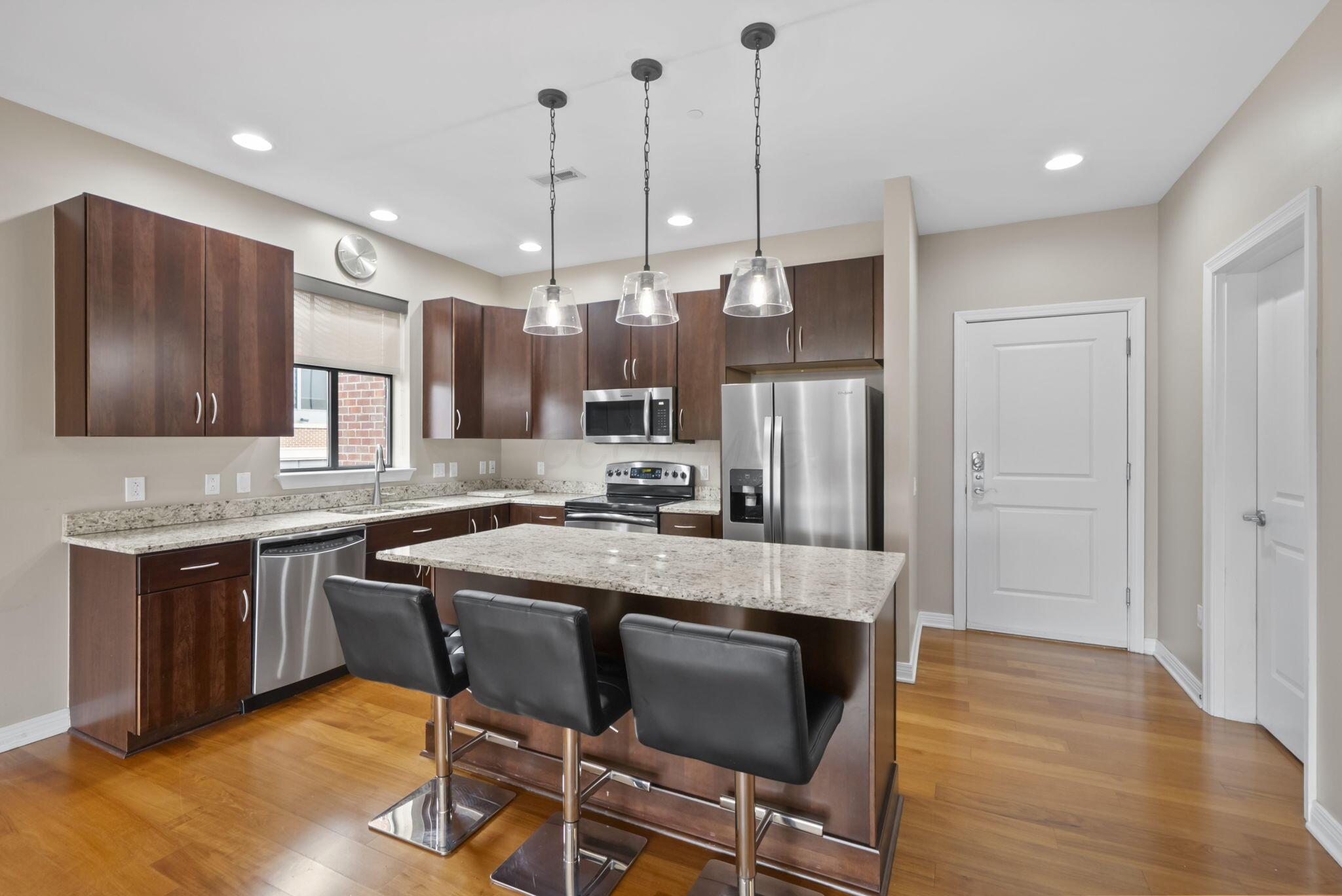 250 Daniel Burnham Square, 710