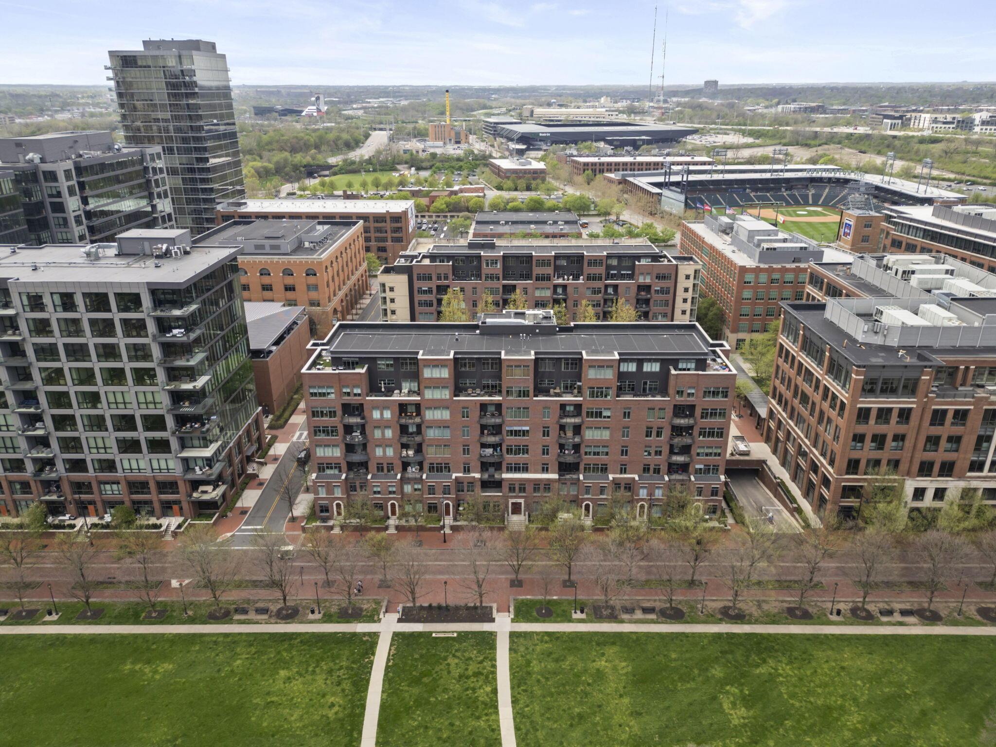 250 Daniel Burnham Square, 710