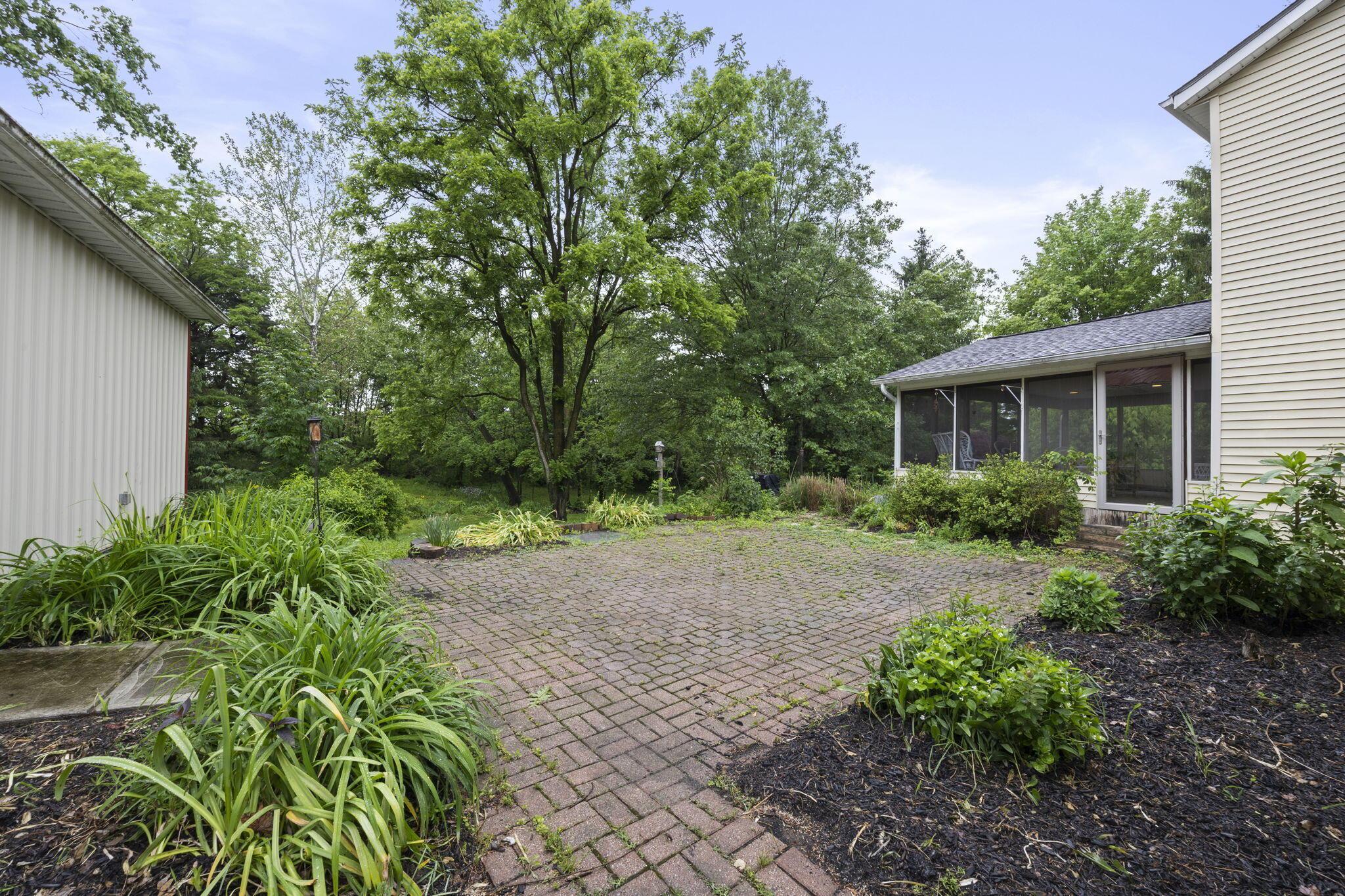3352 Outville Road