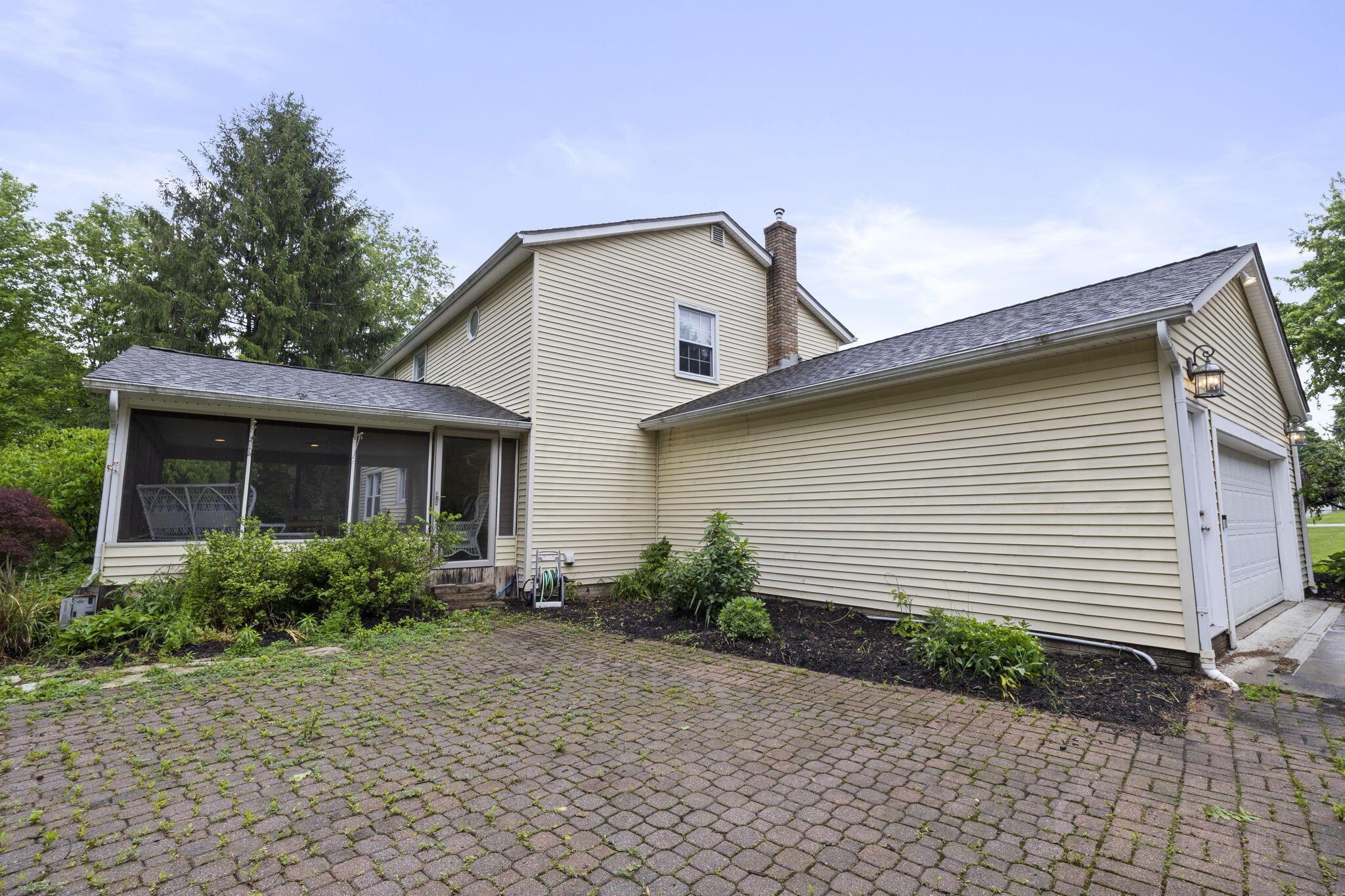 3352 Outville Road