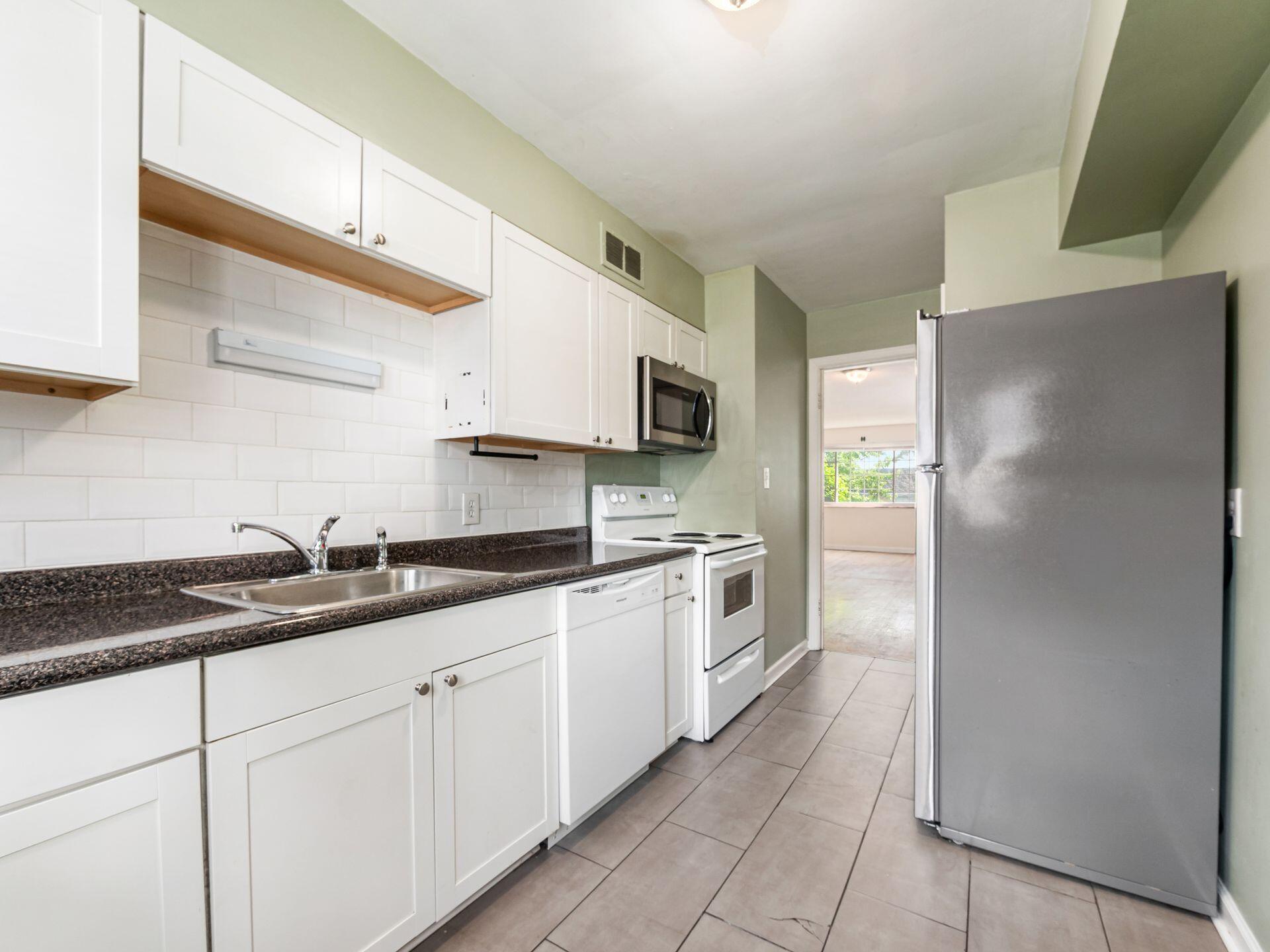 1629 Grandview Avenue, A and B
