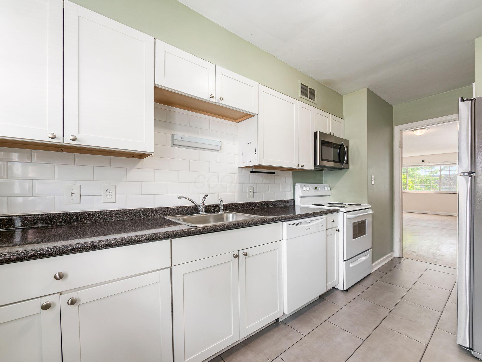 1629 Grandview Avenue, A and B