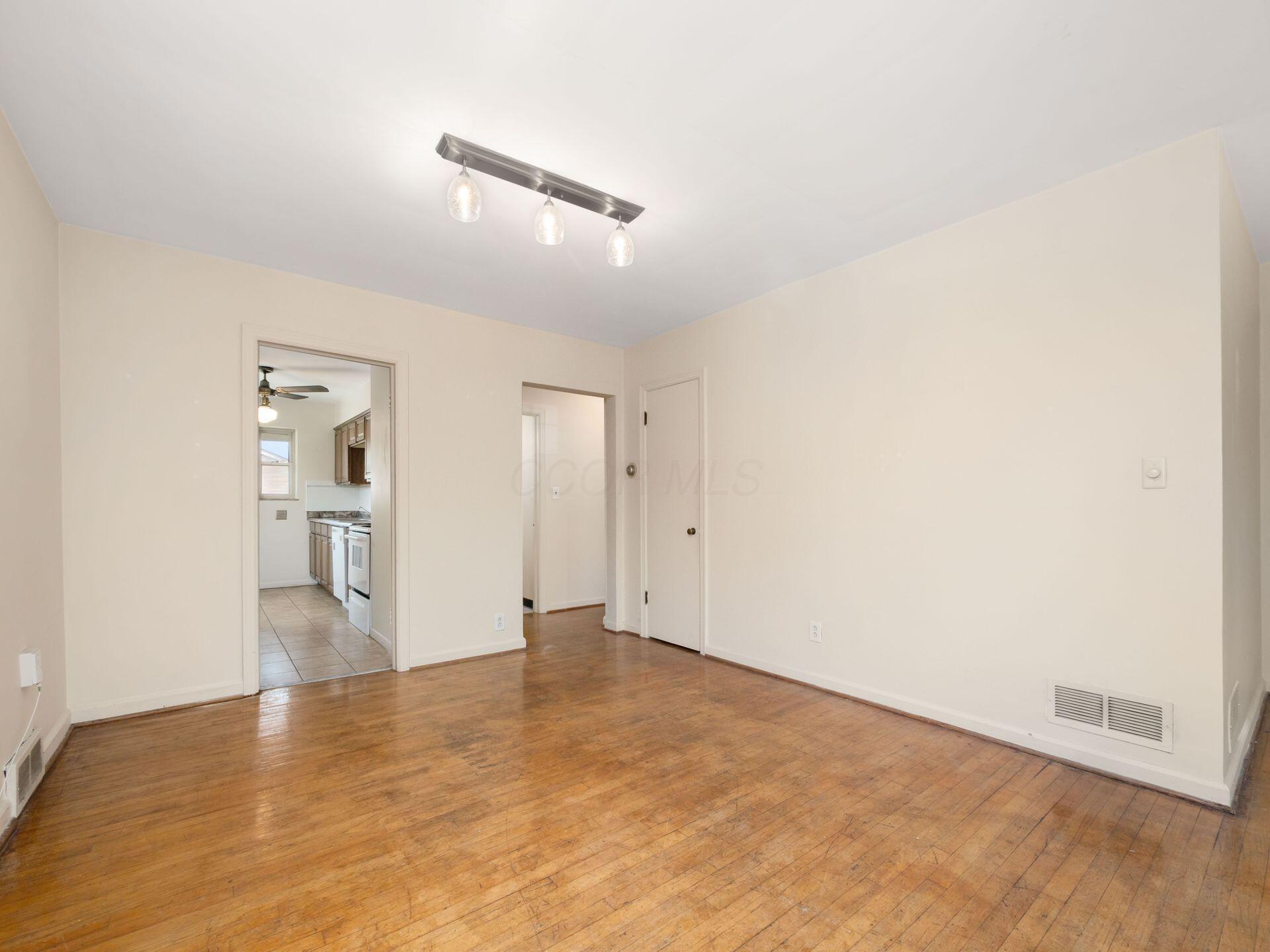 1629 Grandview Avenue, A and B
