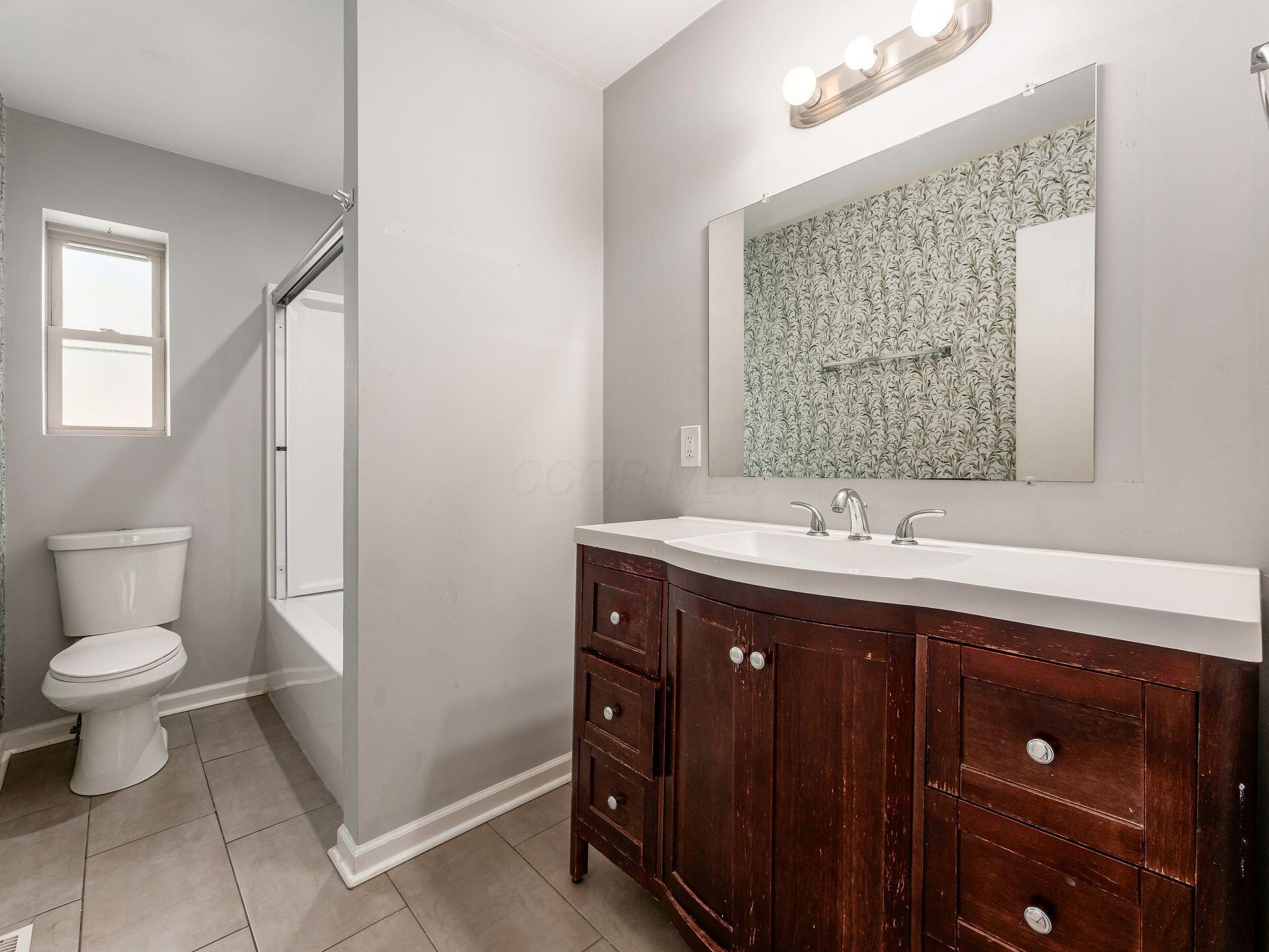1629 Grandview Avenue, A and B
