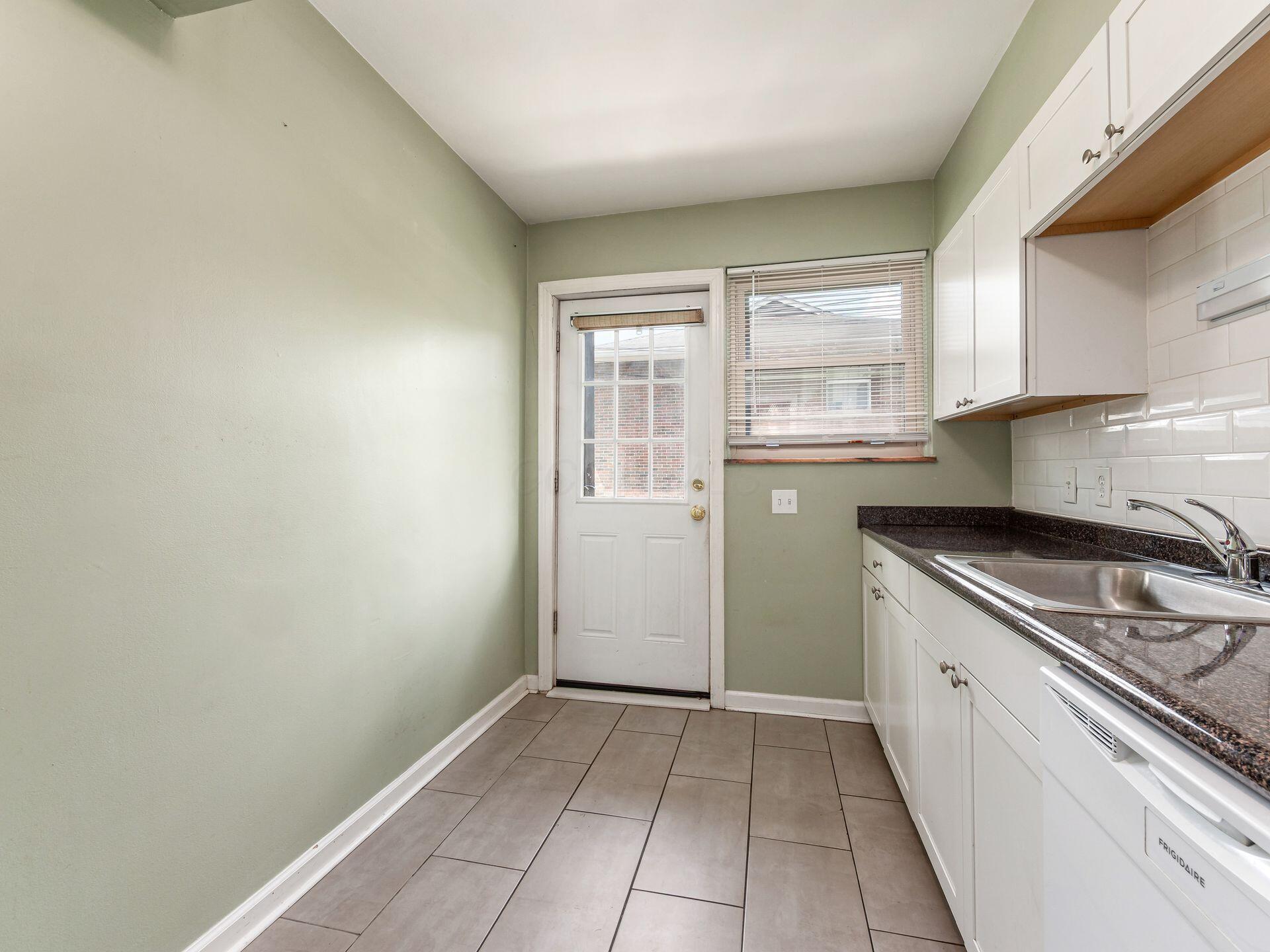 1629 Grandview Avenue, A and B