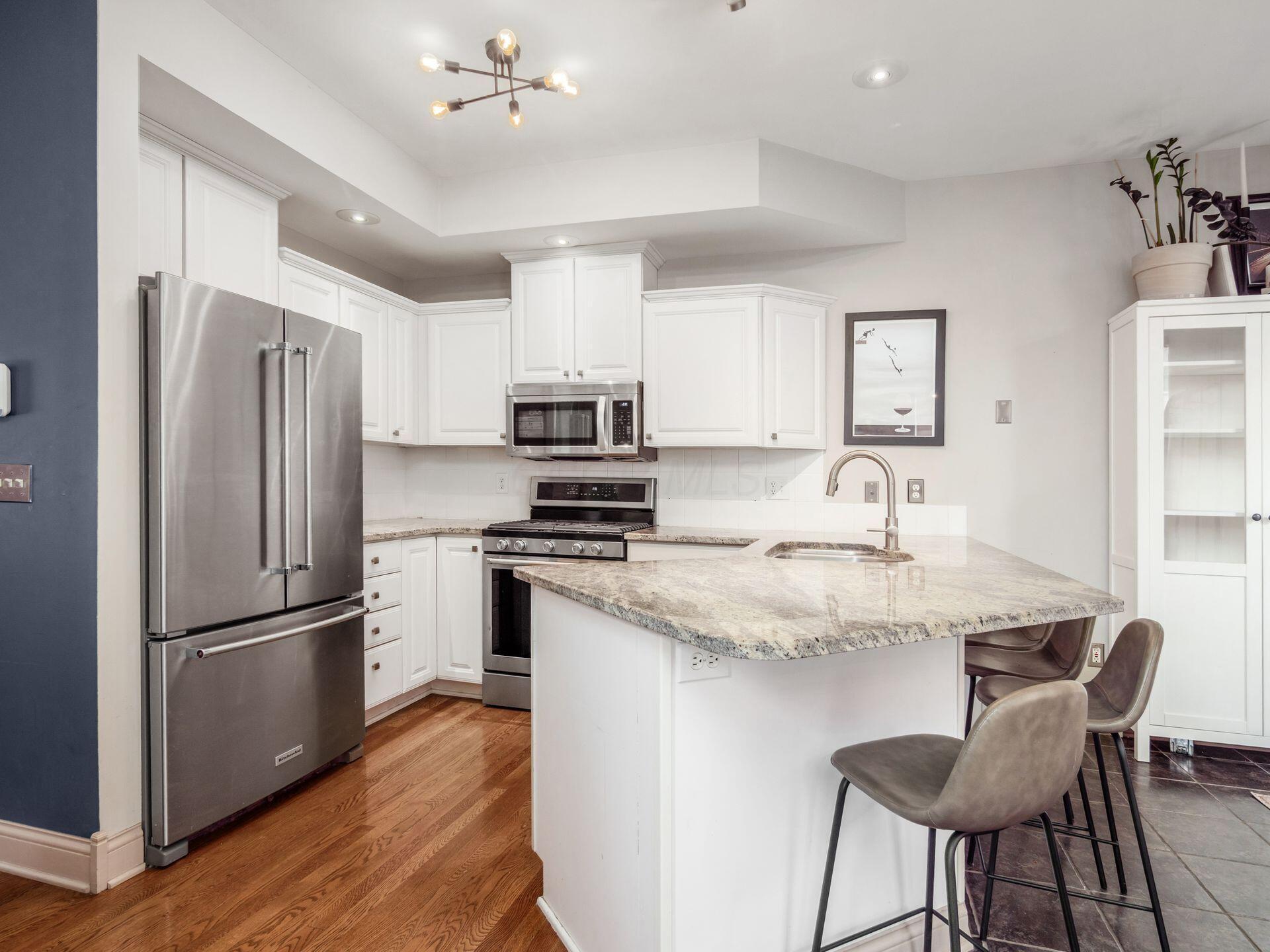 485 W 2nd Avenue