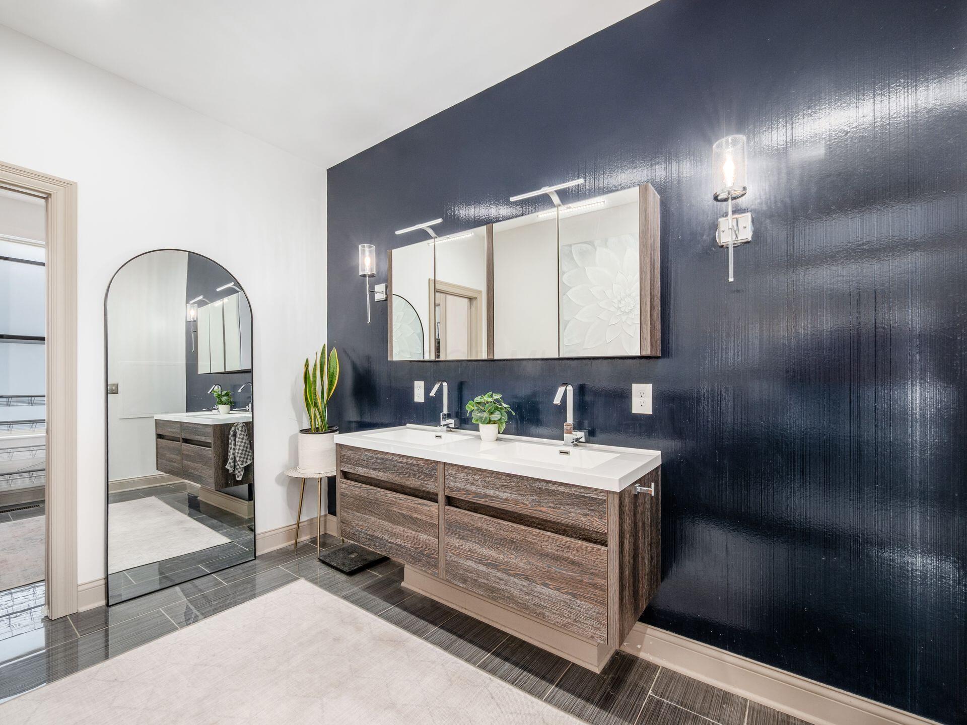 485 W 2nd Avenue