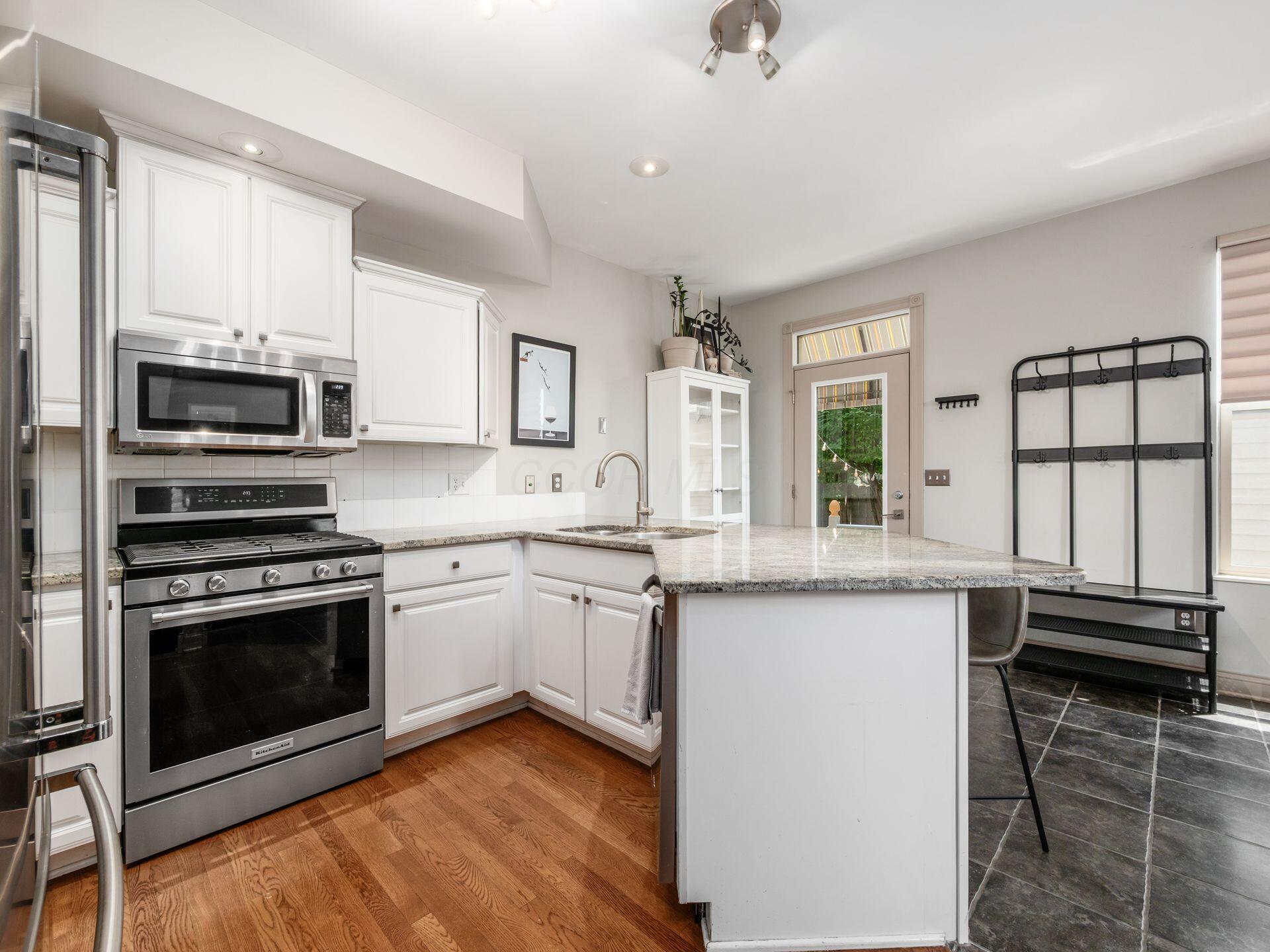 485 W 2nd Avenue