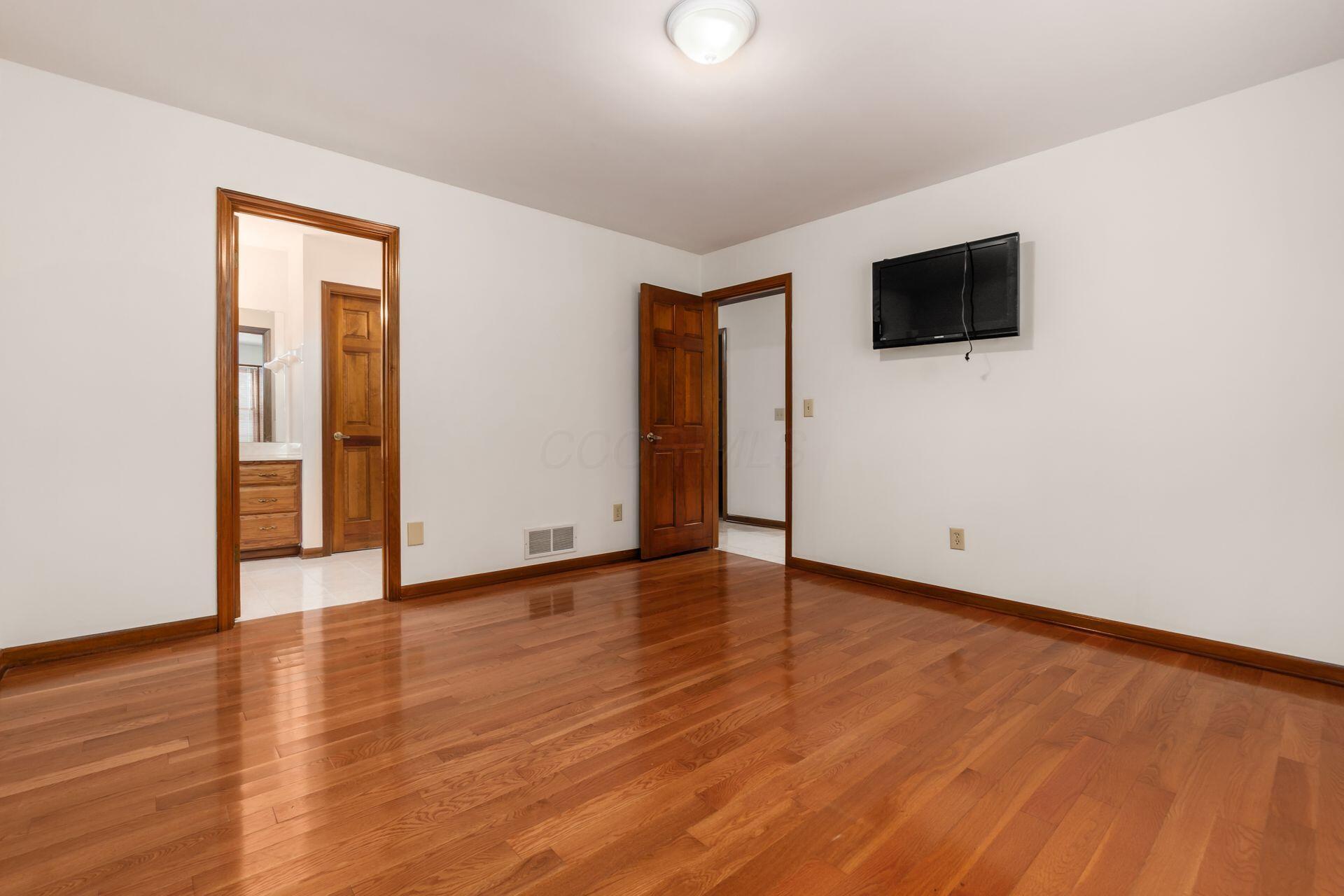 100 E Dublin Granville Road