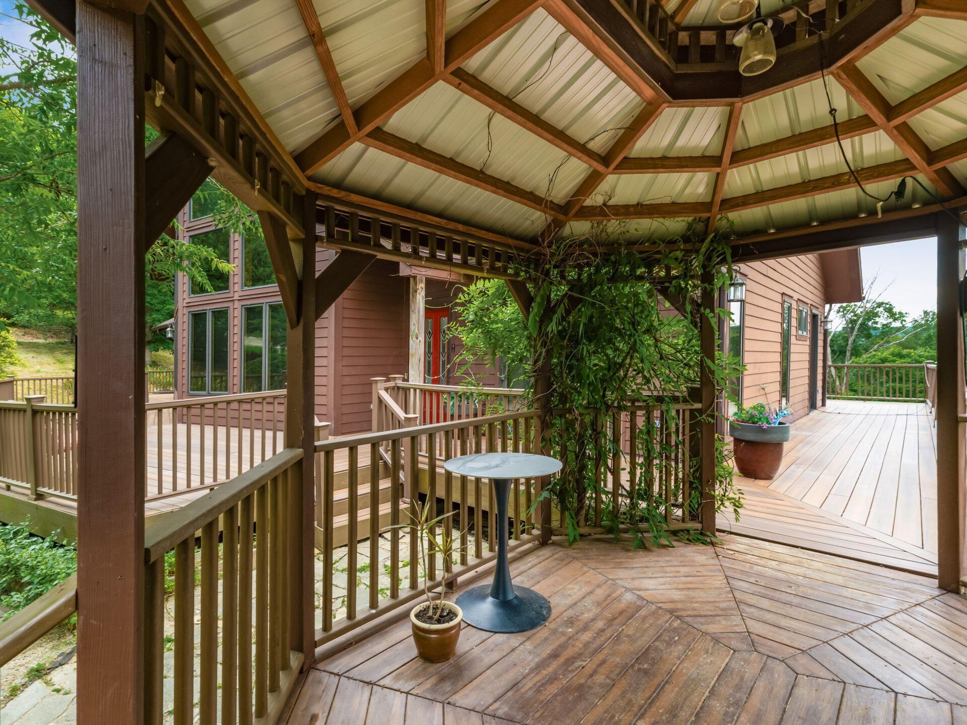 422 Debord Road