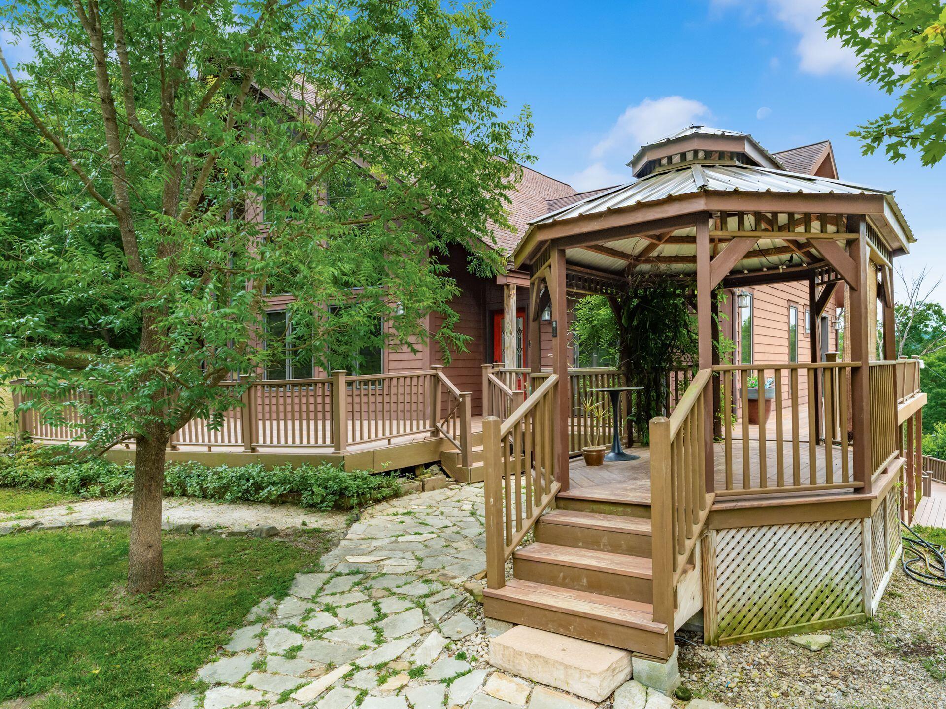 422 Debord Road