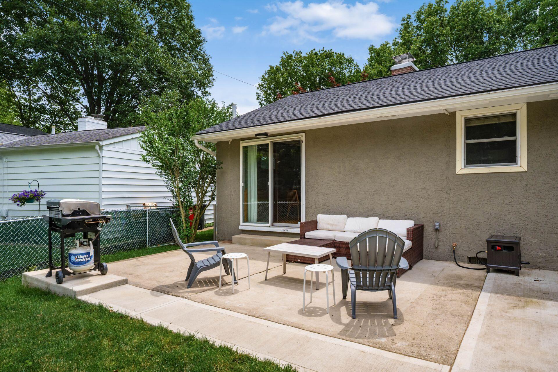 258 Sinsbury Drive N