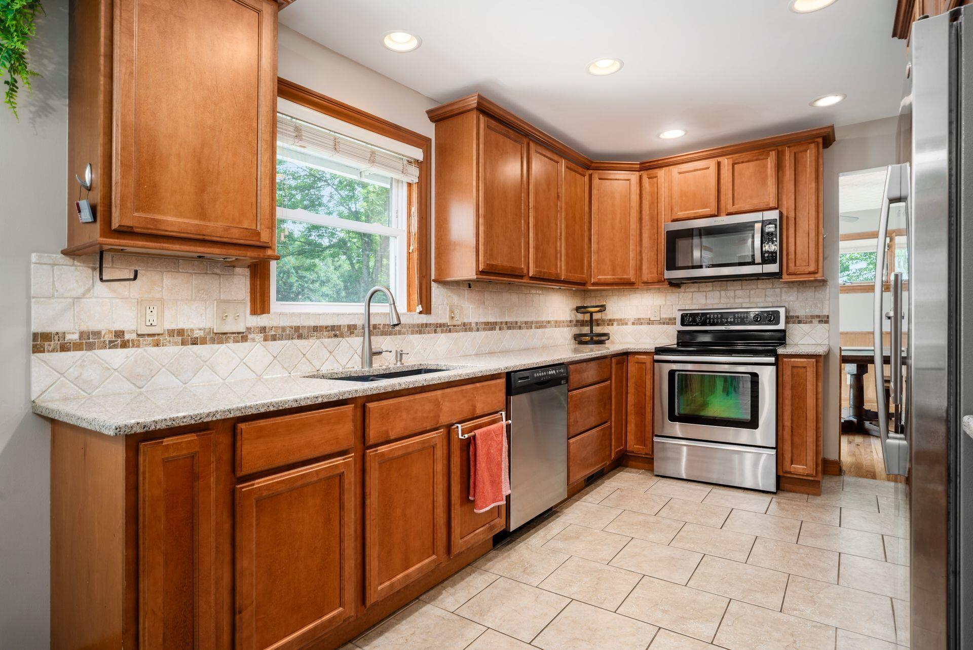258 Sinsbury Drive N