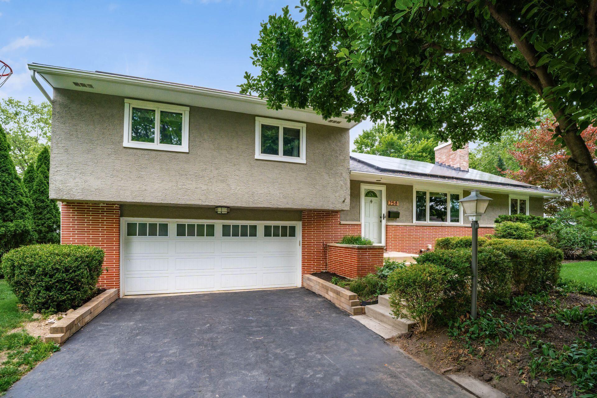 258 Sinsbury Drive N
