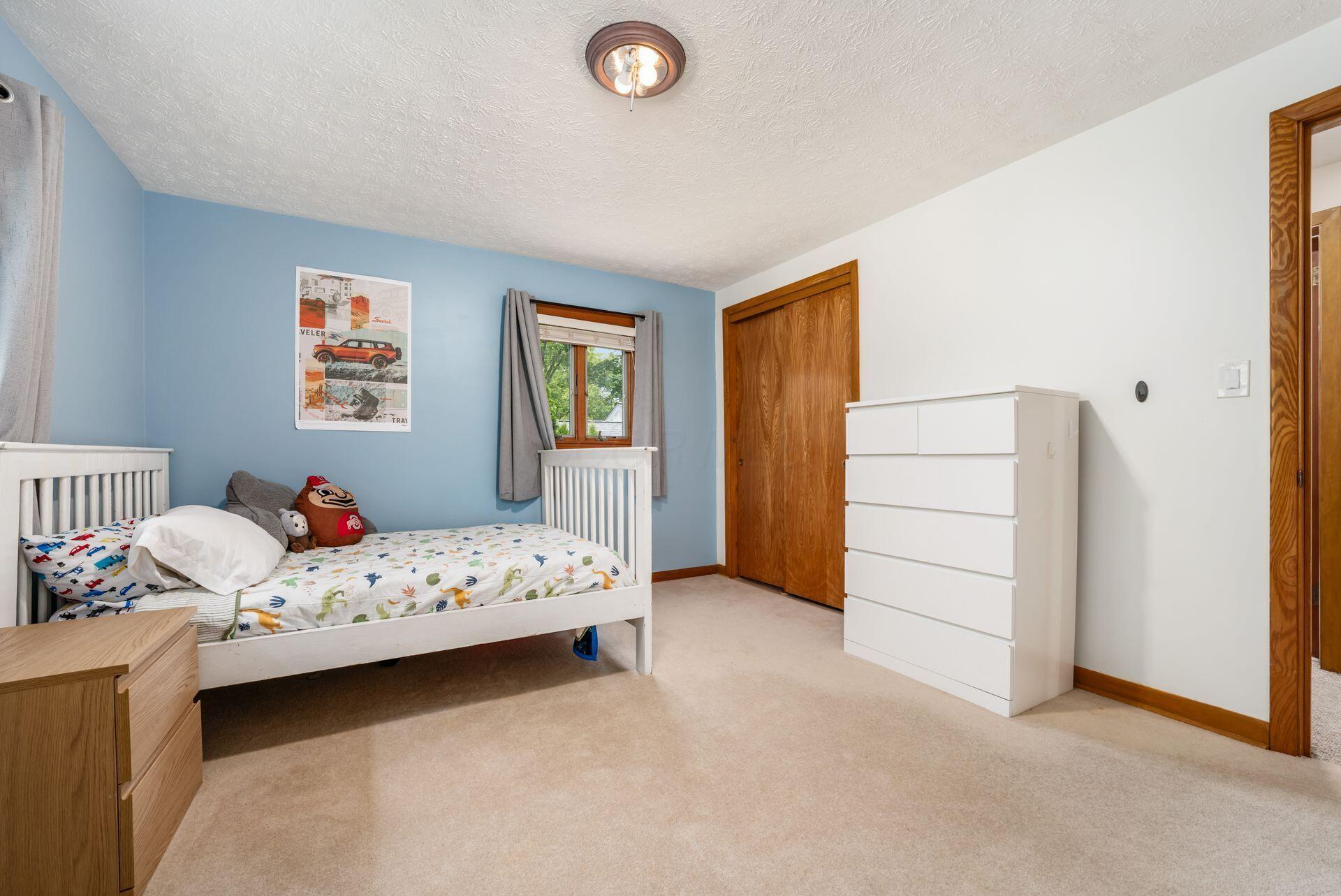 258 Sinsbury Drive N