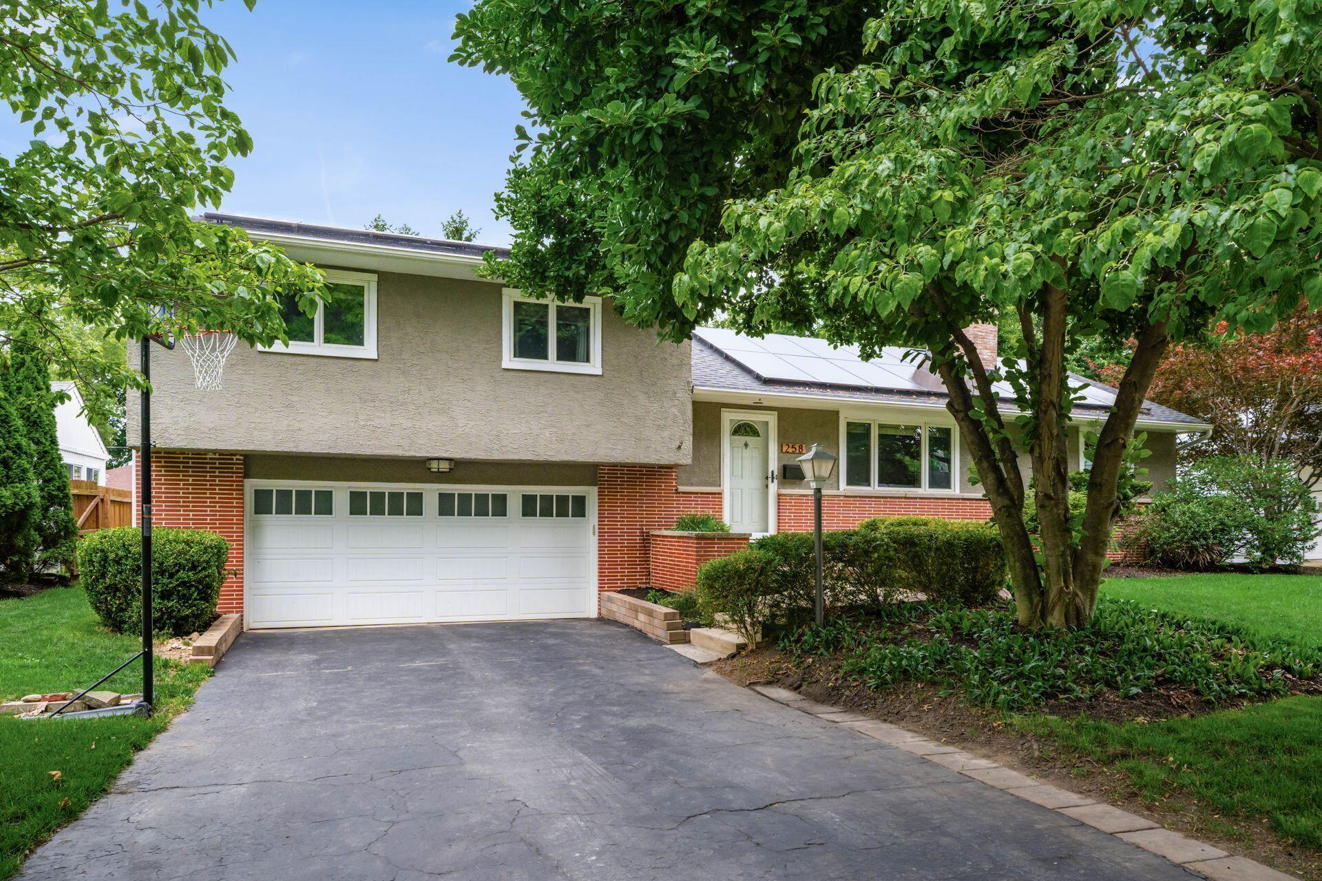 258 Sinsbury Drive N